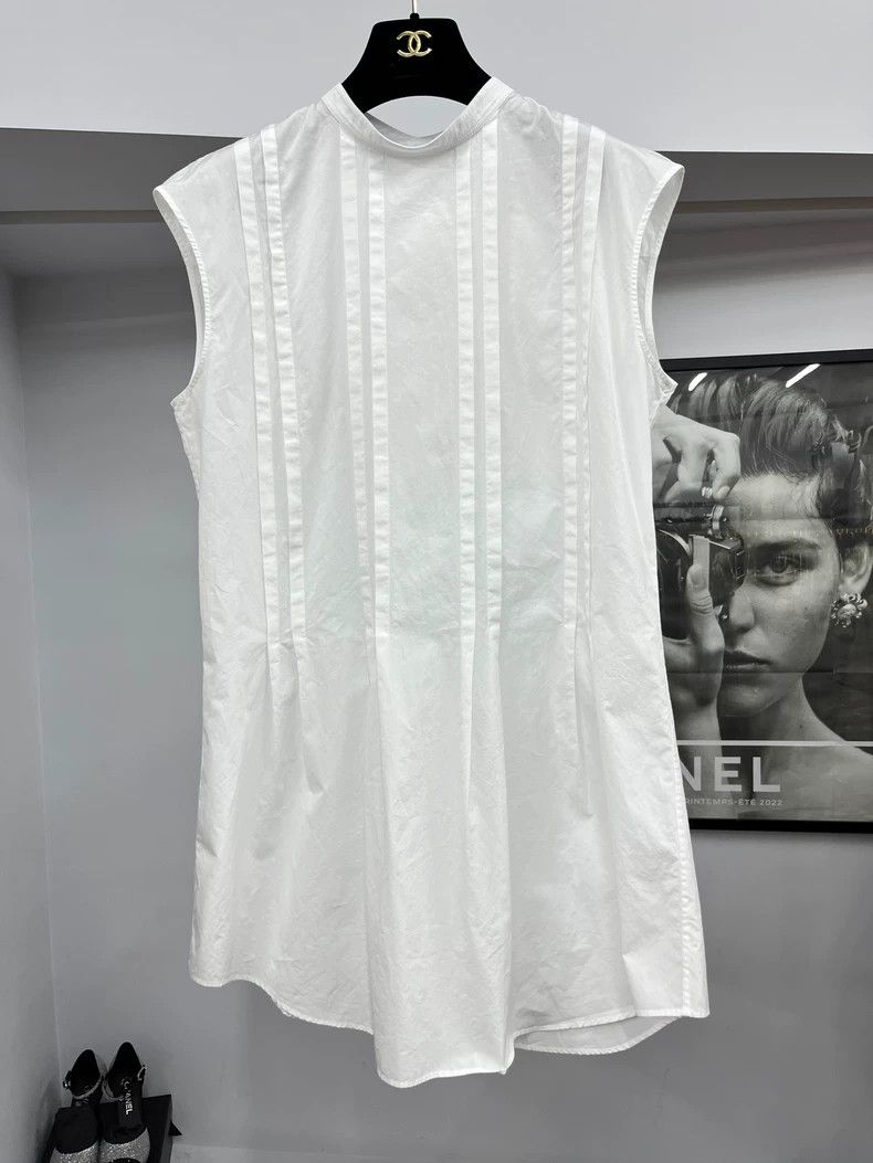 Chanel Chanel 22P white sleeveless shirt Size XS / US 0-2 / IT 36-38 - 1 Thumbnail
