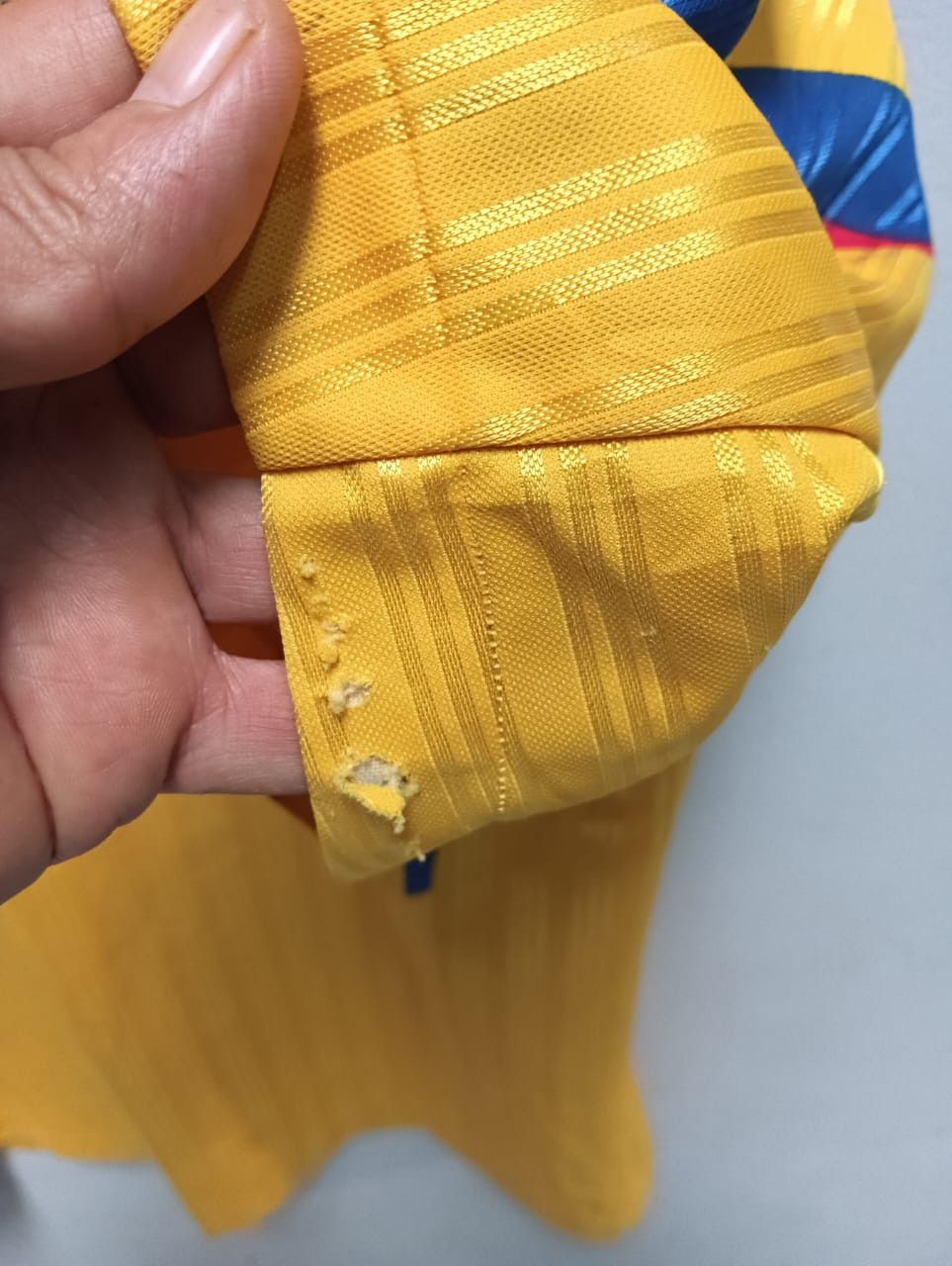 Adidas × Vintage Vintage Adidas Sweden 96/98 template jersey Size US L / EU 52-54 / 3 - 3 Thumbnail
