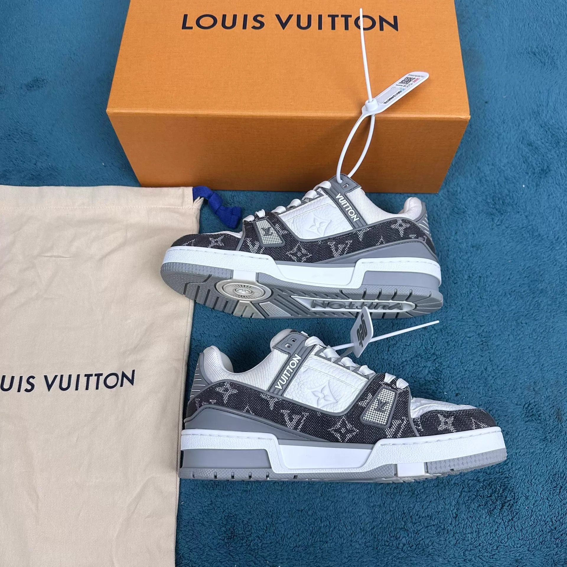 Louis Vuitton LV Trainer Leather Low-Top Sneaker White/Grey 36 Near Mint Size US 5.5 / IT 35.5 - 3 Thumbnail