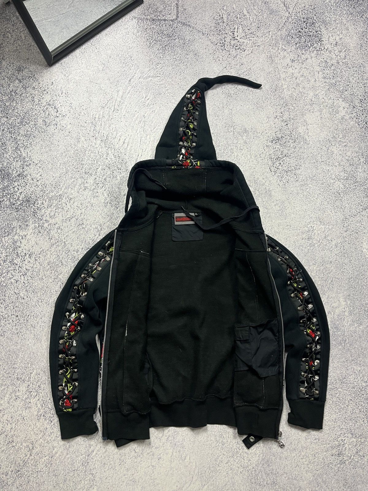 Japanese Brand Ghotic Emo Skull Logo Roses Laced Zip Hoodie Japanese Style Size US S / EU 44-46 / 1 - 15 Thumbnail