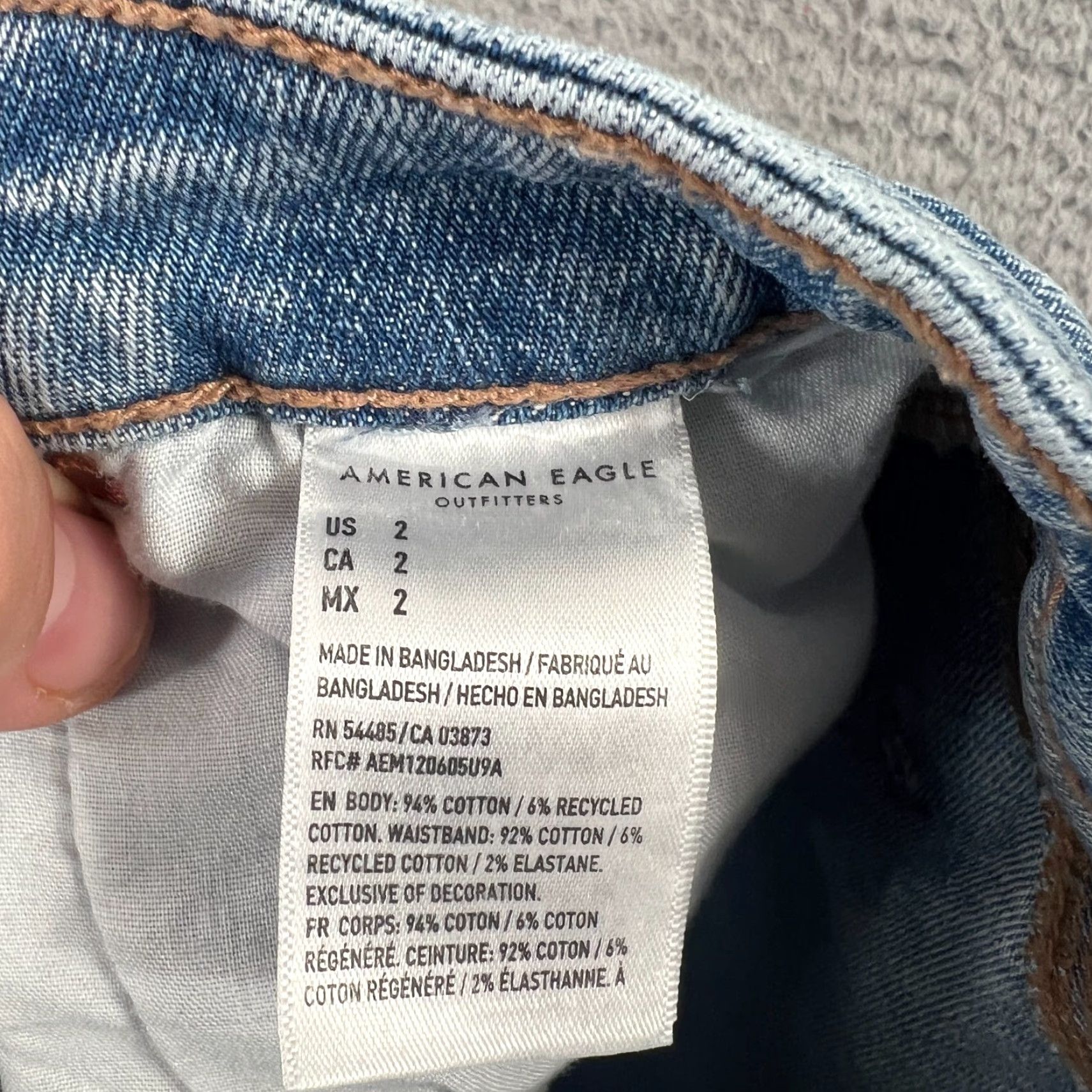 American Eagle Outfitters VINTAGE American Eagle Outfitters Mom Shorts Women 2 Blue Denim Distressed Casual Size 26" / US 2 / IT 38 - 7 Thumbnail