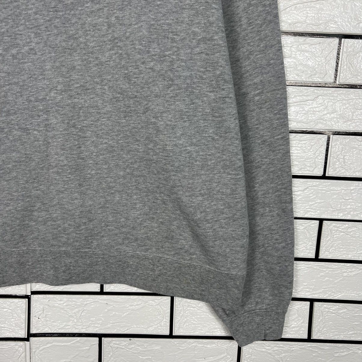 Tommy Hilfiger Vintage TOMMY HILFIGER DENIM Crewneck Sweatshirt #3978-C181 Size US L / EU 52-54 / 3 - 7 Thumbnail