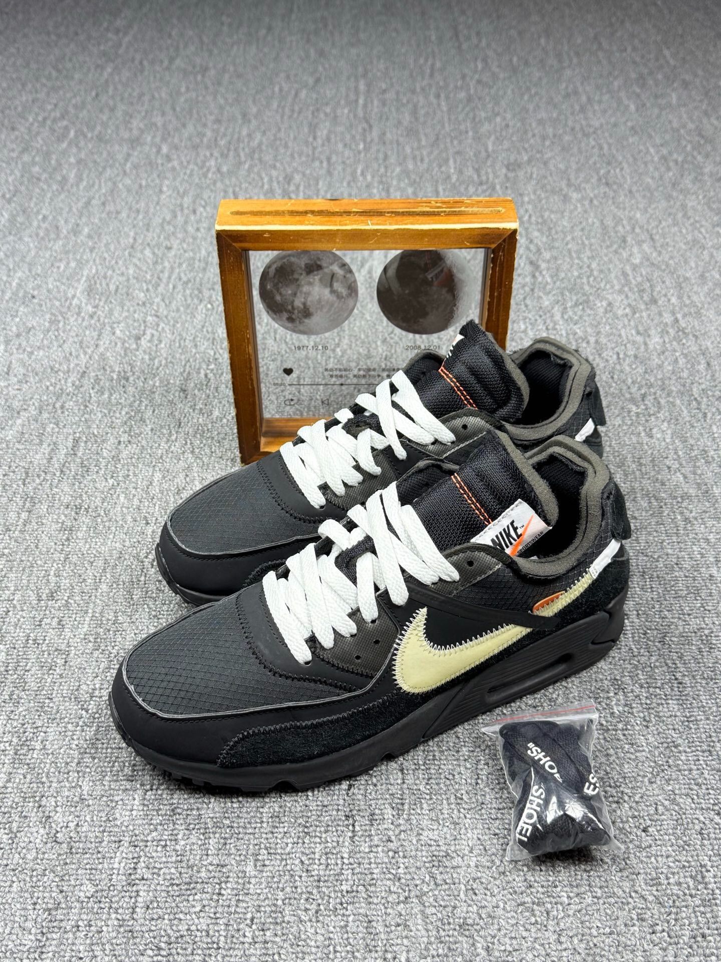 Nike Nike MAX90 Black Lowtop Sneakers 9 Men Size US 9 / EU 42 - 1 Thumbnail