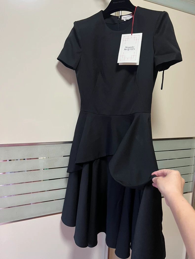 Alexander McQueen Alexander McQUEEN size 40 Irregular hem dress 2505-Nextarr Size M / US 6-8 / IT 42-44 - 3 Thumbnail