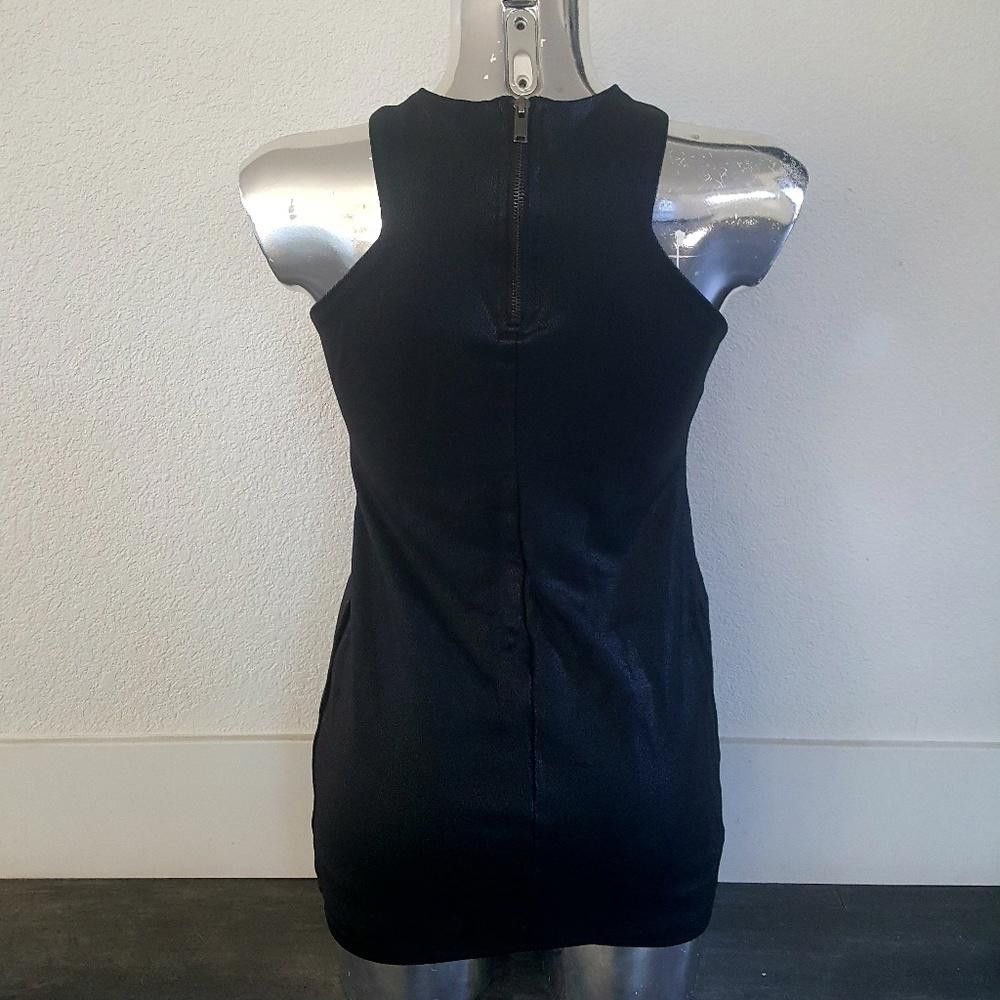Forever 21 Black Snakeskin F21 High Neck Mini Size S / US 4 / IT 40 - 2 Thumbnail
