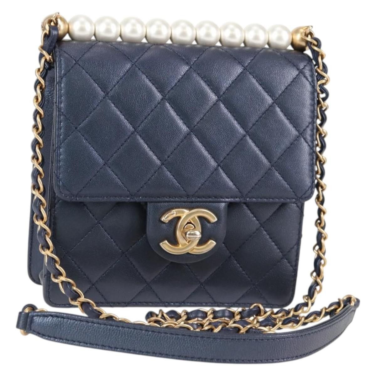 Chanel Chanel Chic Pearls Flap Bag Quilted Lambskin Size ONE SIZE - 1 Thumbnail