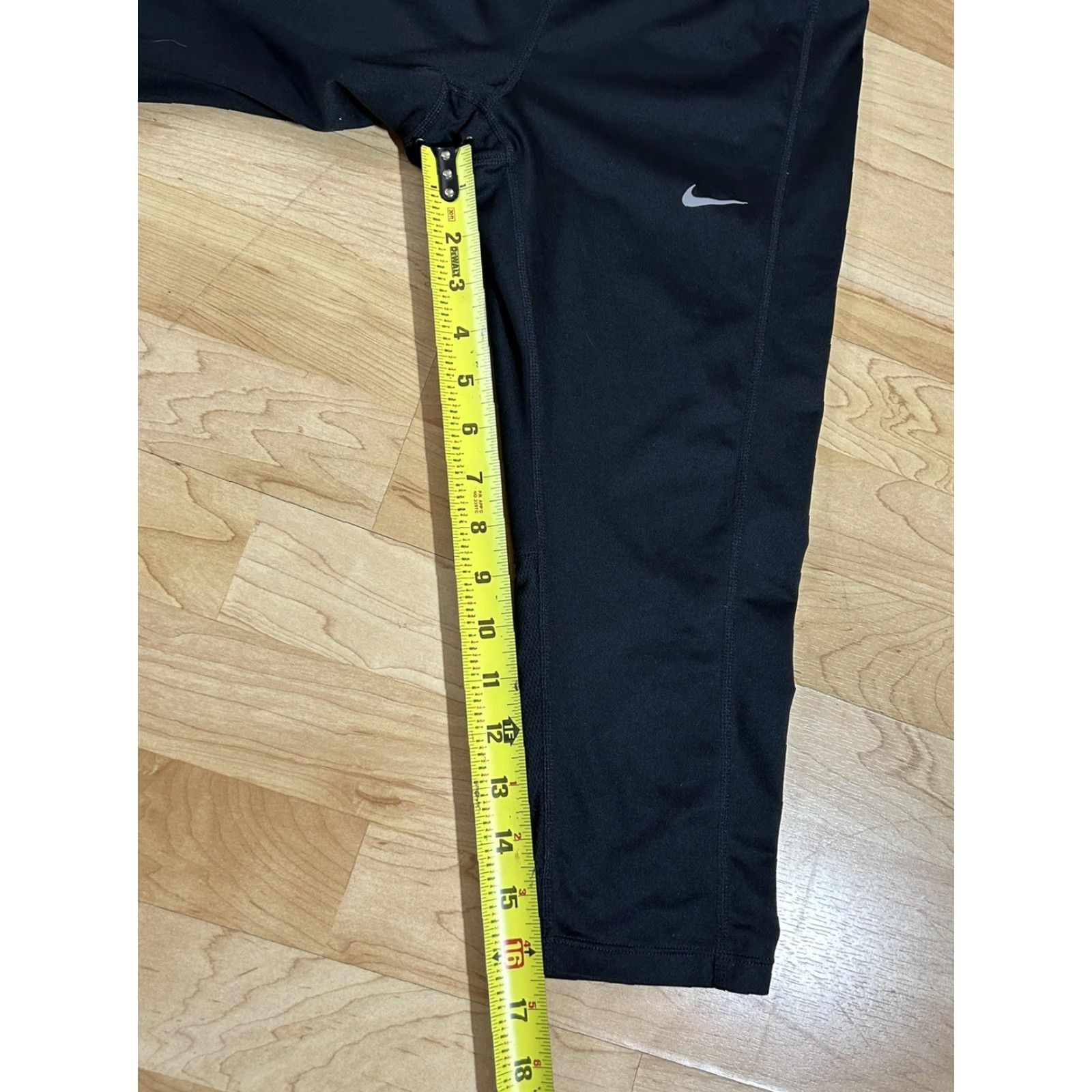 Nike Nike Leggings Womens Black Cropped Dri-Fit Swoosh Logo Medium Size 32" / US 10 / IT 46 - 3 Thumbnail