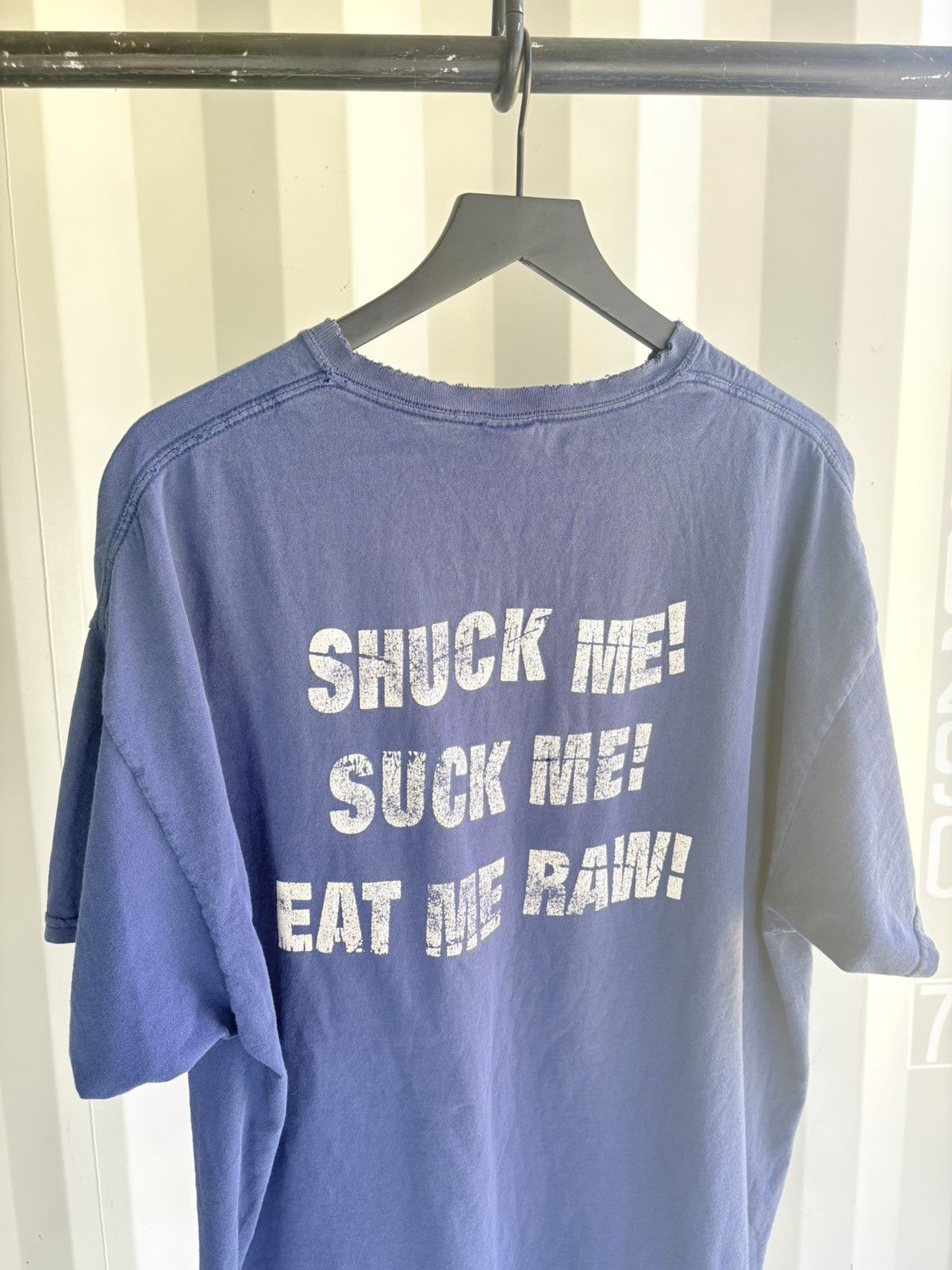 Vintage Vintage Shuck Me Suck Me Eat Me Shirt Faded GRUNGE Band Size US XXL / EU 58 / 5 - 2 Thumbnail