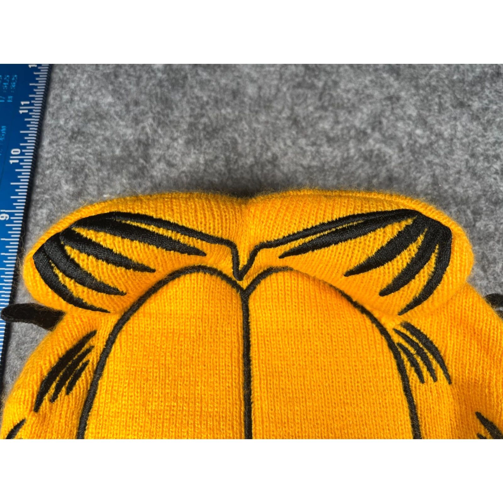 Nickelodeon Nickelodeon Garfield Beanie Adult Yellow Knit Acrylic Polyester Hat Womens Men Size US M / EU 48-50 / 2 - 4 Thumbnail