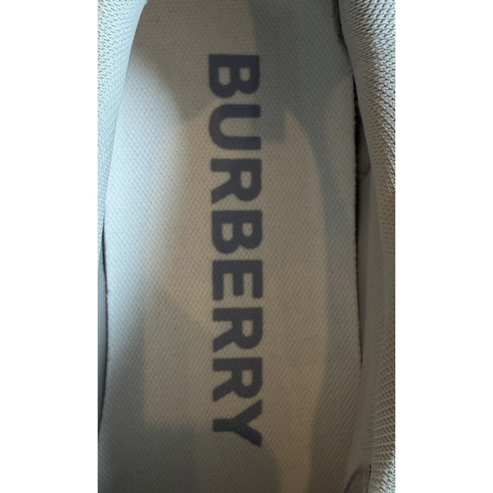 Burberry Size 41EU/8US - Burberry Arthur White Brown Size US 8 / EU 41 - 10 Thumbnail