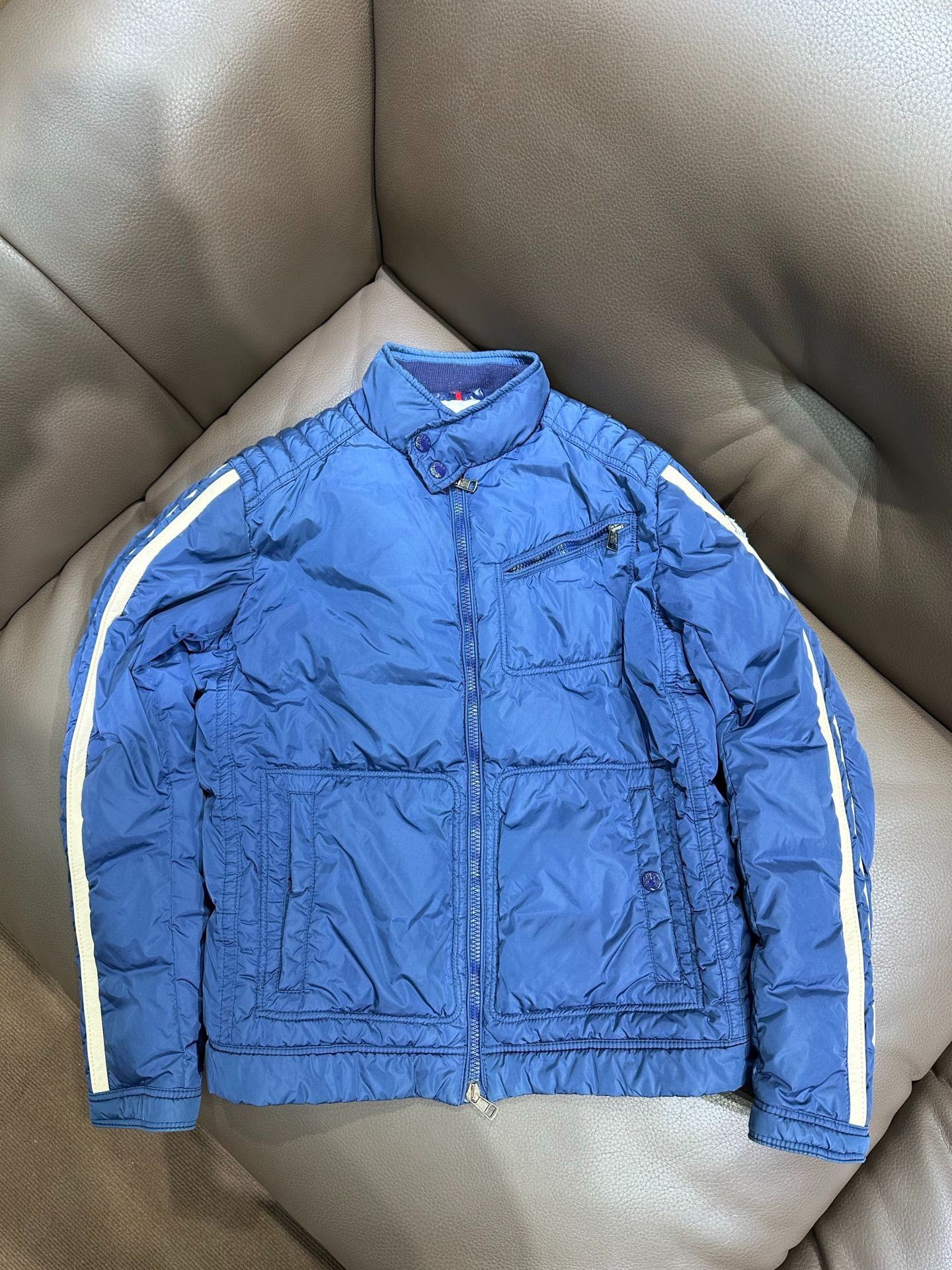 Moncler Moncler Down Blue Heavy Coat 44.5 Men Size US L / EU 52-54 / 3 - 1 Thumbnail