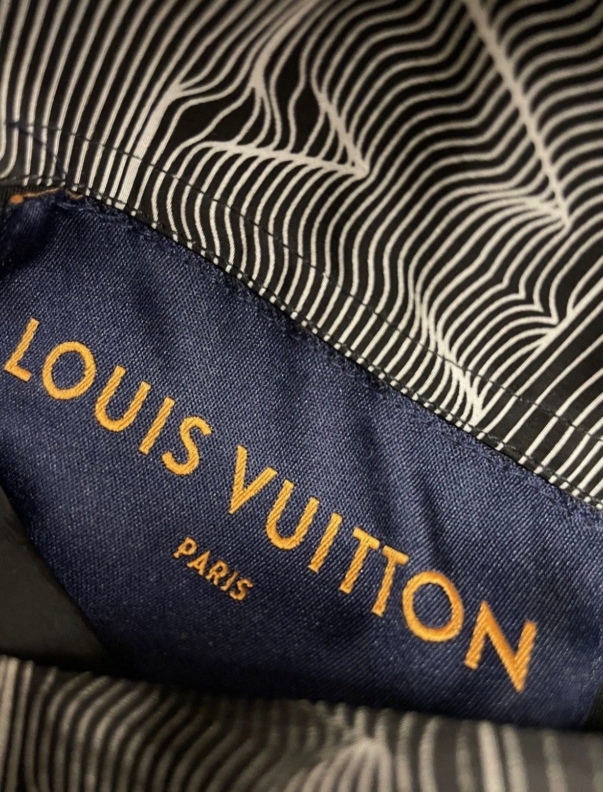 Louis Vuitton Louis Vuitton Grey 2054 Reversible Monogram Jacket Size US M / EU 48-50 / 2 - 3 Thumbnail