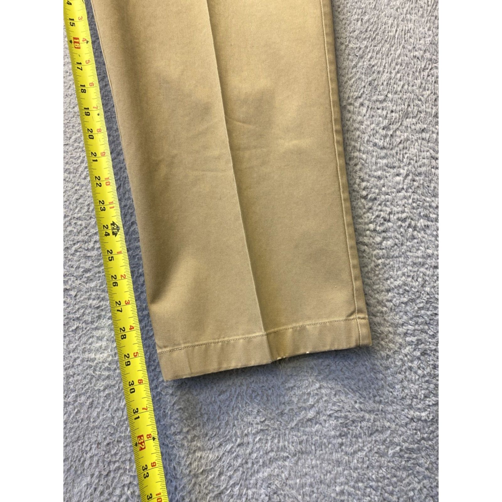 Vintage VINTAGE L.L. Bean Pants Mens 40x30 Khaki Cotton Trousers Regular Classic Chino Flat Front Zip Pockets USA Classic Fit 30 Inseam Mens Size US 40 / EU 56 - 4 Thumbnail