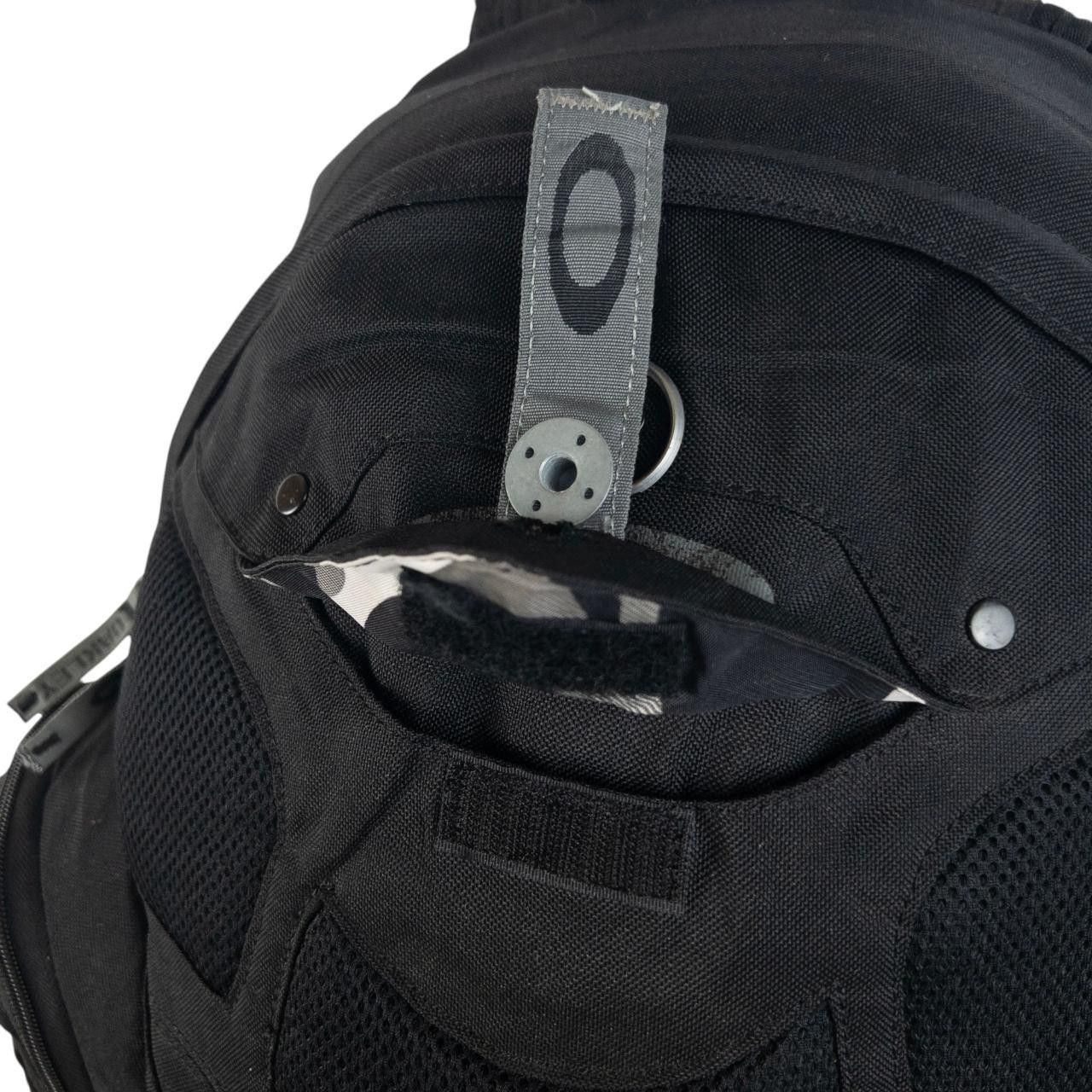 Oakley Vintage Oakley Backpack Size ONE SIZE - 8 Thumbnail
