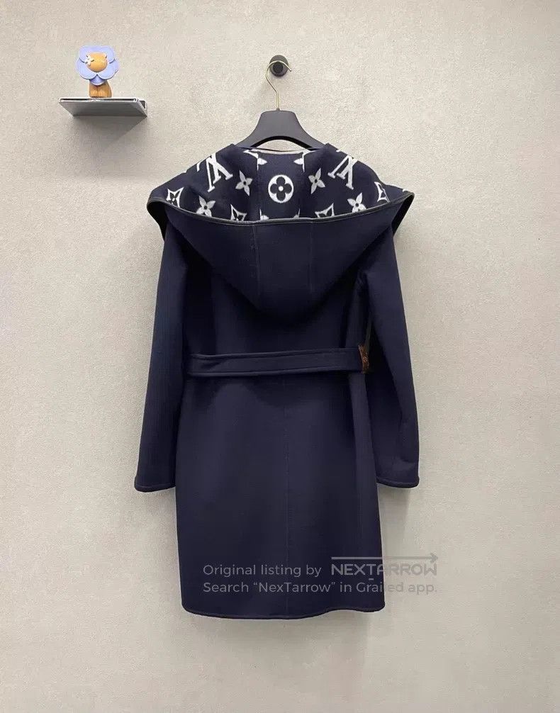 Louis Vuitton Louis Vuitton Dark blue lace-up midi coat Size XS / US 0-2 / IT 36-38 - 2 Thumbnail
