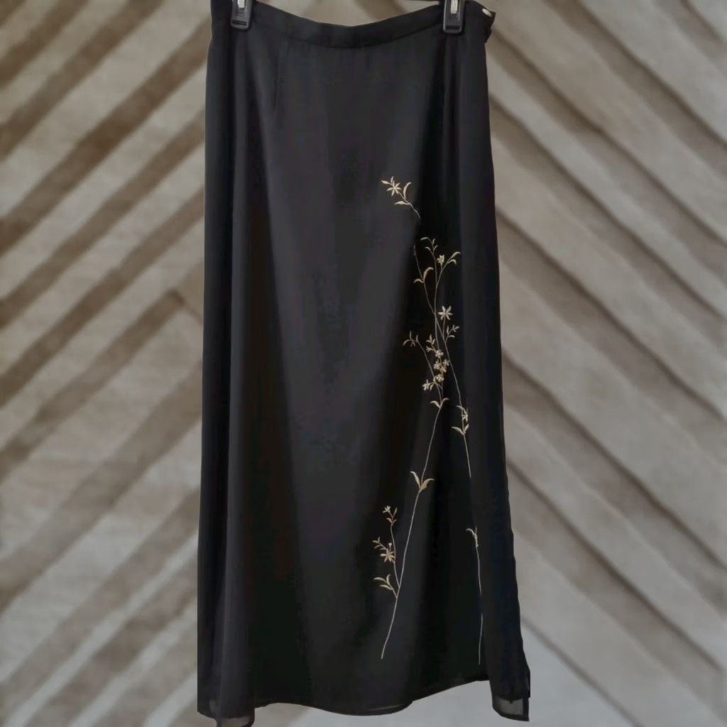 Vintage First Issue Skirt Womens 12 Black Long Side Zip Embroidery Flowers Size 34" / US 12 / IT 48 - 1 Thumbnail