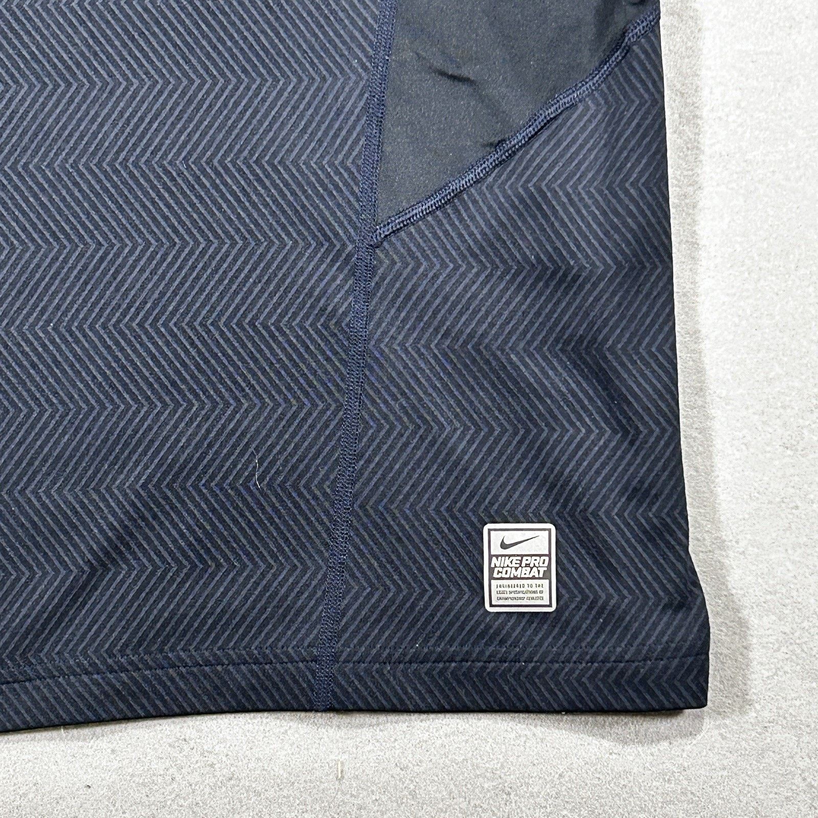 Nike Nike Pro Combat Dri-Fit Men's L Hyperwarm Lite Size US L / EU 52-54 / 3 - 5 Thumbnail
