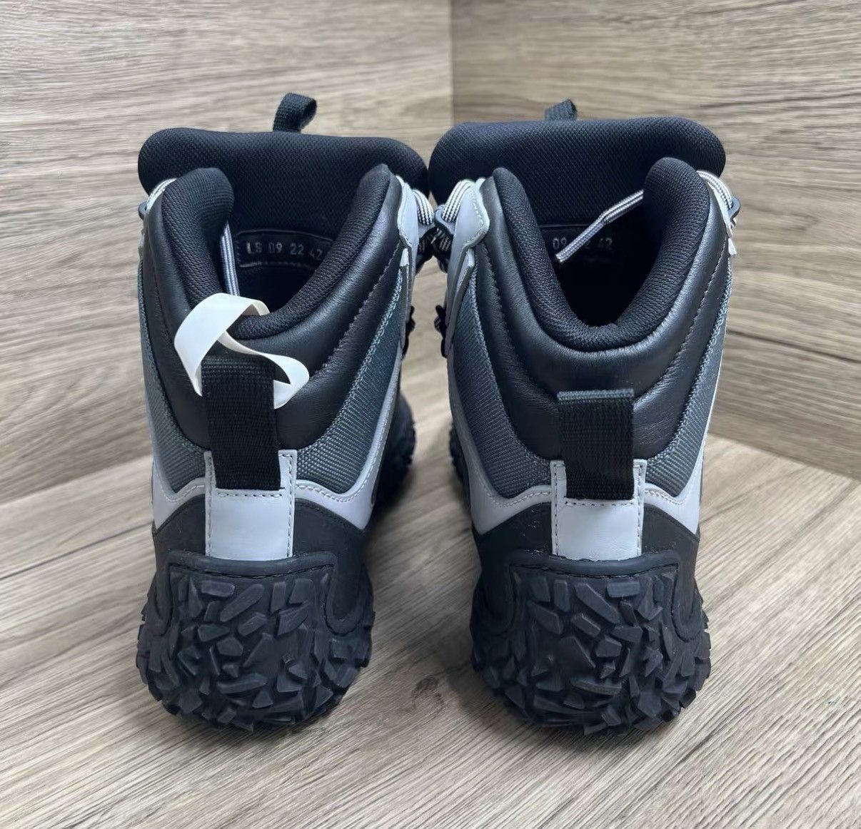 Dior Dior Izon Green and Grey Sneakers J41 Size US 8 / EU 41 - 4 Thumbnail