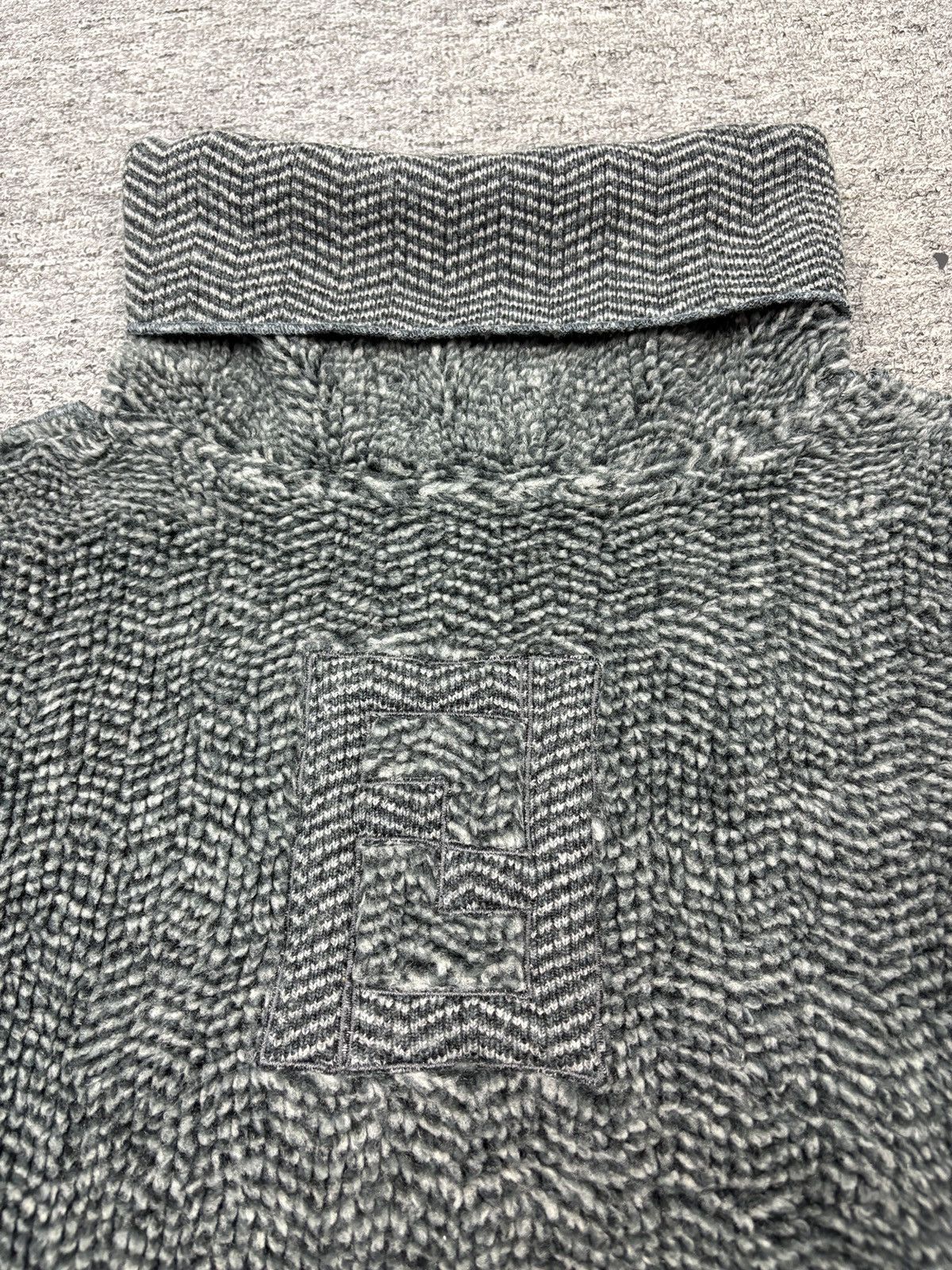 Fendi Fendi Vintage FF Big Logo Turtleneck Sweater Pullover Boxy Size US M / EU 48-50 / 2 - 3 Thumbnail