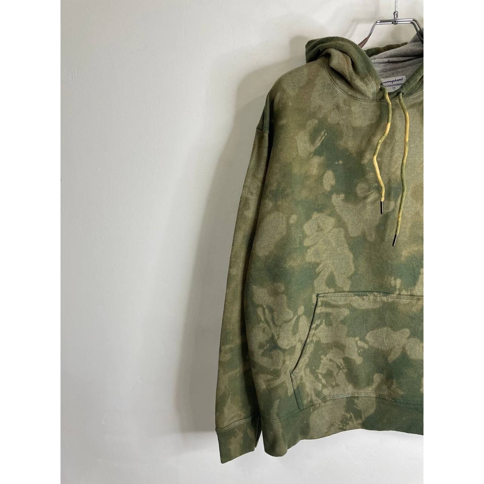 Champion Vintage Champion Tie Dye Hoodie Pullover Sweatshirt Size L Size US L / EU 52-54 / 3 - 4 Thumbnail
