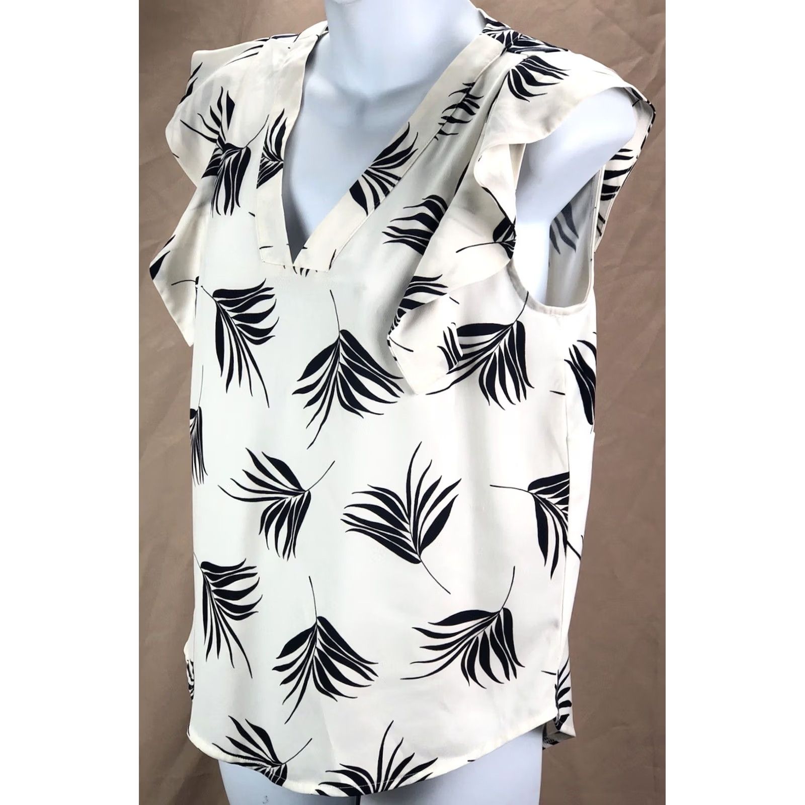 Ann Taylor VINTAGE? Ann Taylor top SP white/blk Tropical V-neck Cap Ruffle sleeve Hi Lo Coconut Girl Size S / US 4 / IT 40 - 2 Thumbnail