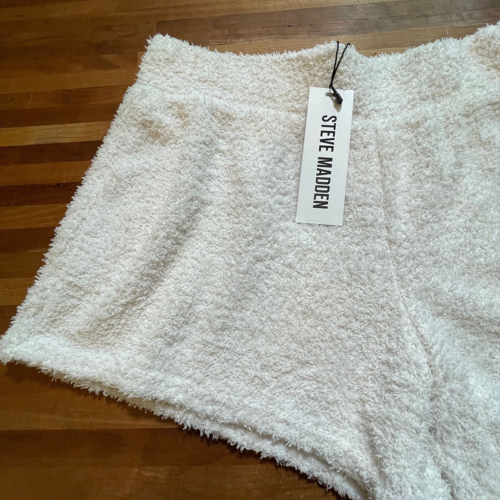 Steve Madden Steve Madden Women's Chenille Sleep Shorts, white Large Size 28" / US 6 / IT 42 - 2 Thumbnail