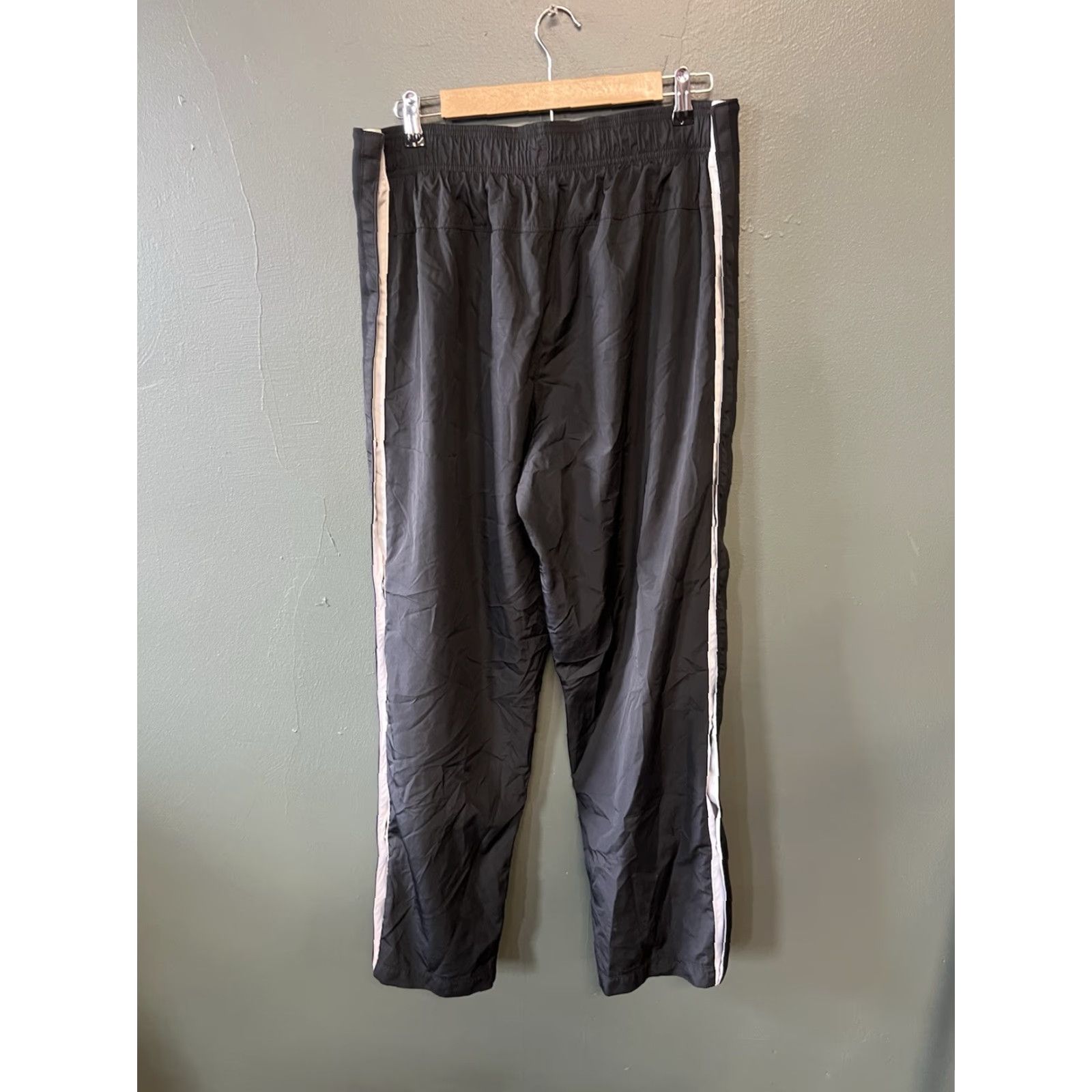 Nike Y2K Nike Track Pants Mens XL Black Swishy Button Up Size XL Size US 36 / EU 52 - 2 Thumbnail