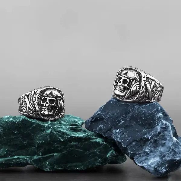 VIBE Gothic Skull Ring ( size 8 to 14 ) Size ONE SIZE - 5 Thumbnail