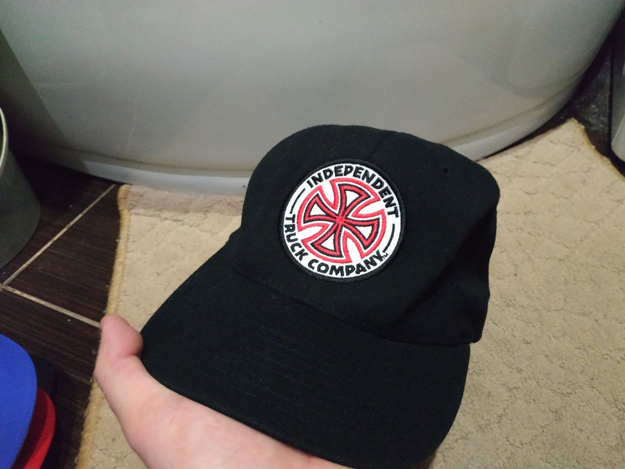 Italia Independent Independent Truck Co. Cross Logo Flexfit Hat Black/Red Size ONE SIZE - 2 Thumbnail