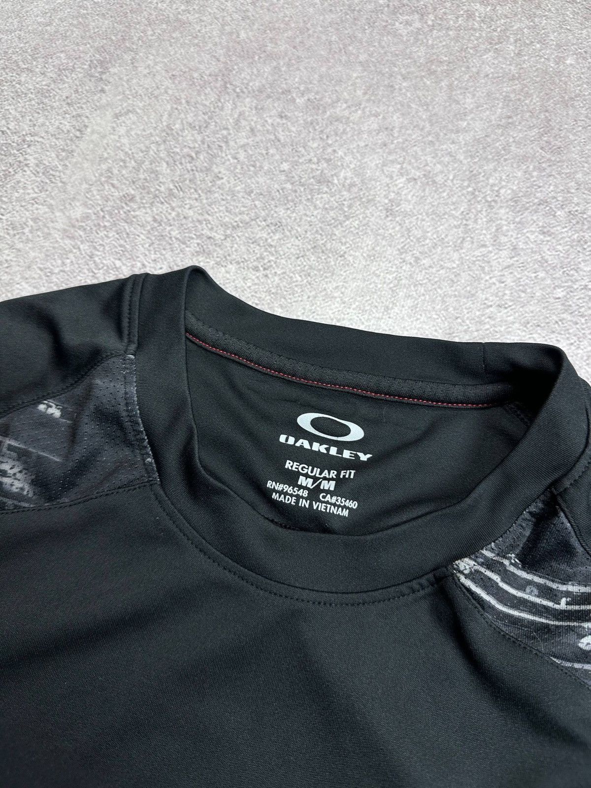Oakley Vintage 90s Oakley Big Logo Boxy Longsleeve Shirt M Size US M / EU 48-50 / 2 - 3 Thumbnail