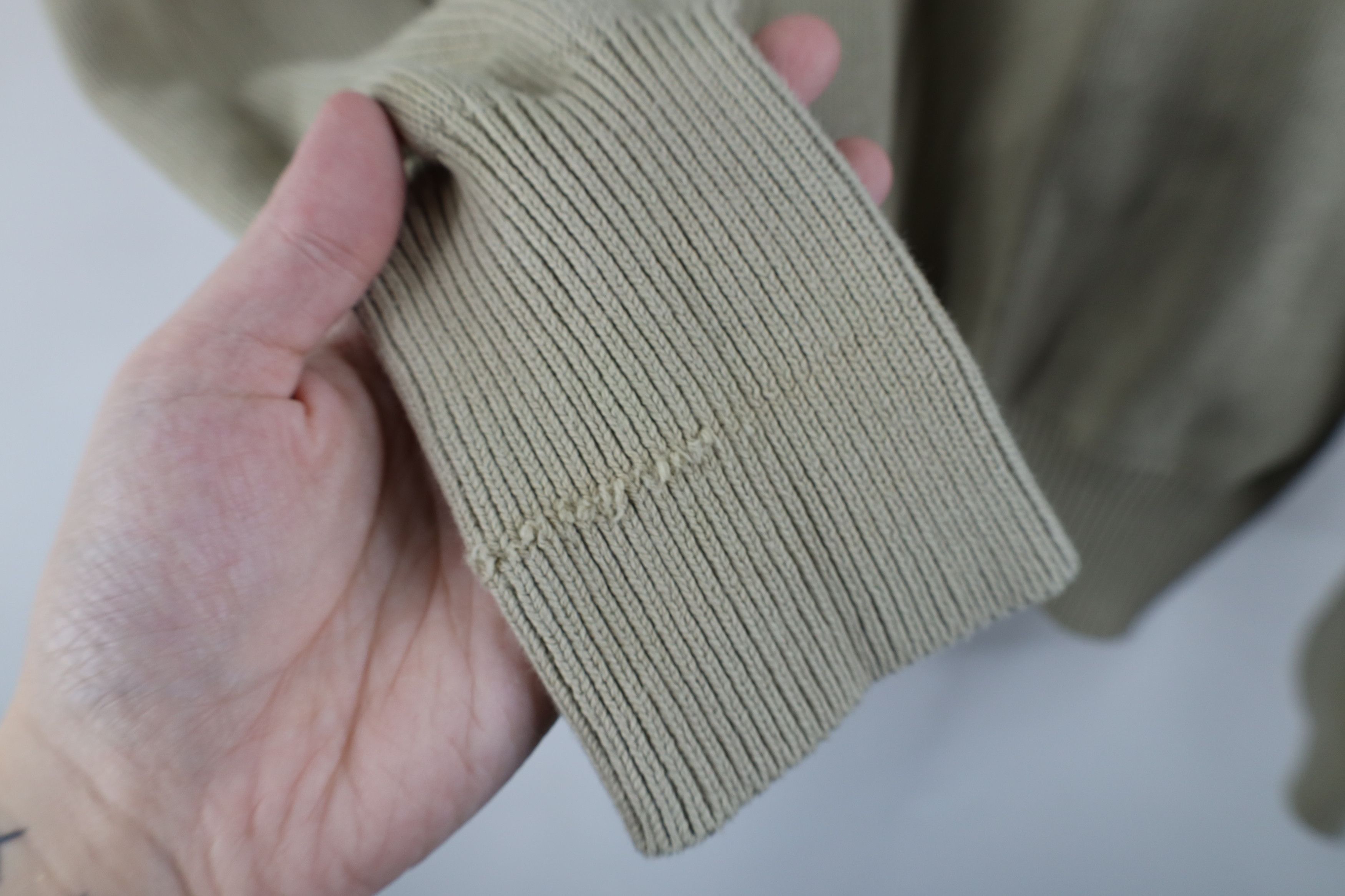 Vintage Vintage 90s Streetwear Cotton Knit V-Neck Sweater Beige Size US L / EU 52-54 / 3 - 7 Thumbnail