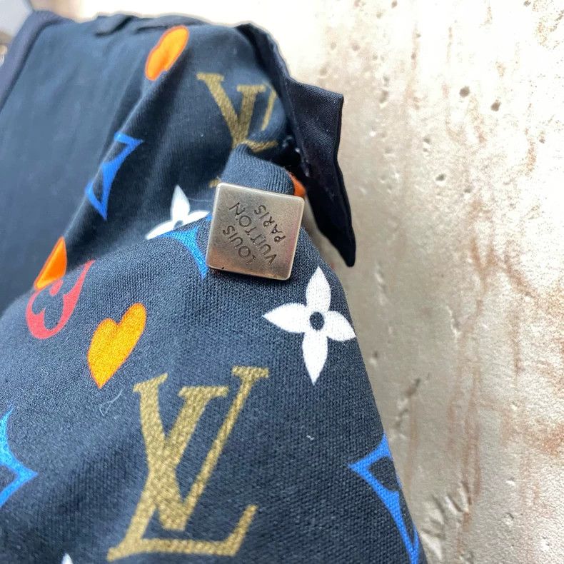 Louis Vuitton Louis Vuitton Black playing card full printed short sleeve Size S / US 4 / IT 40 - 5 Thumbnail