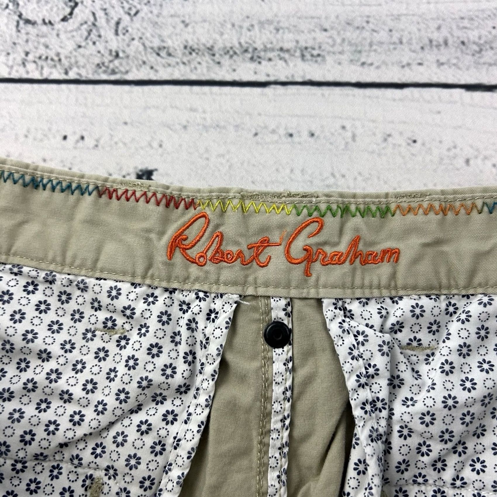 Robert Graham Robert Graham Classic Fit Flat Front Casual Shorts Men 36 Khaki Beige Chino Front Type Flat Front Casual Shorts Mens Beigh Beige 90s? Size US 36 / EU 52 - 2 Thumbnail