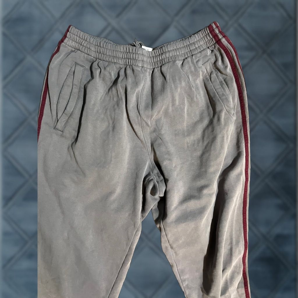 Adidas Adidas Sweatpants Pants Gray w/ Maroon Stripe Athletic Men Large Fleece Size US 33 - 1 Thumbnail