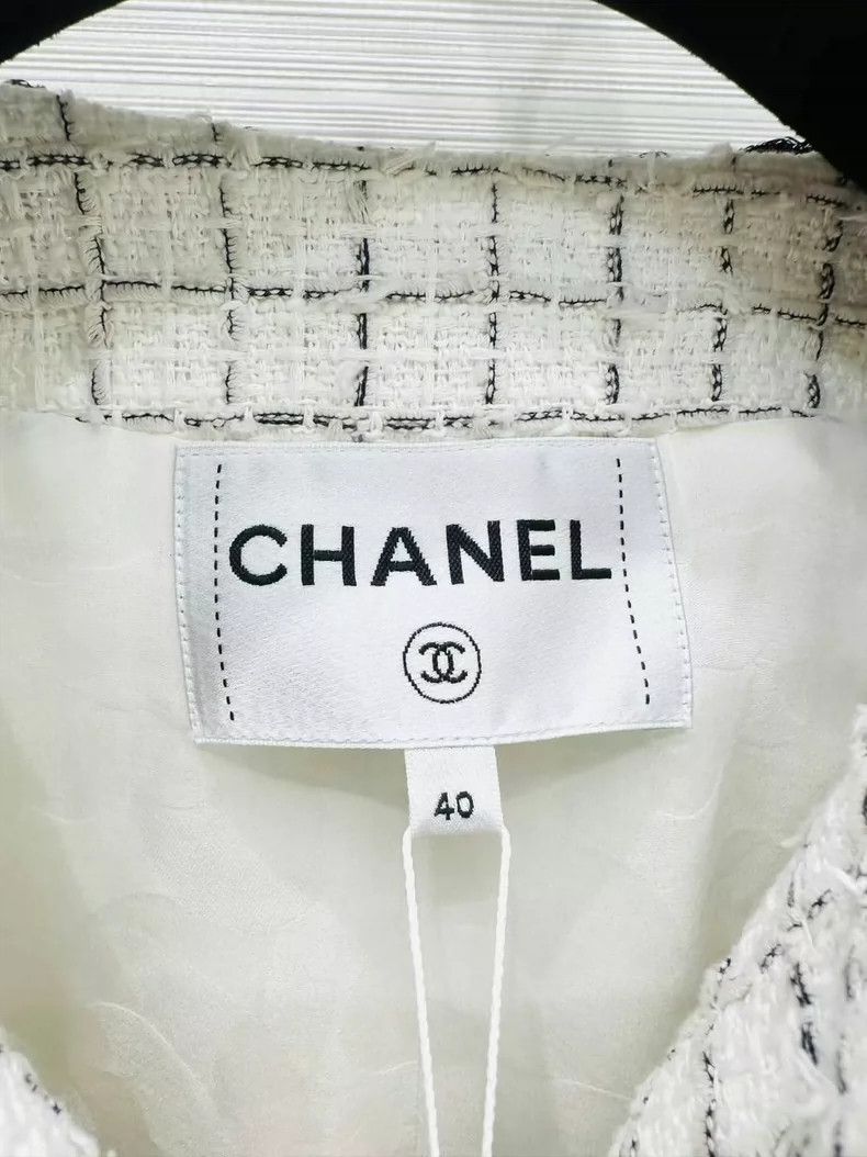 Chanel Chanel 25S white silhouette tweed short jacket Size S / US 4 / IT 40 - 4 Thumbnail