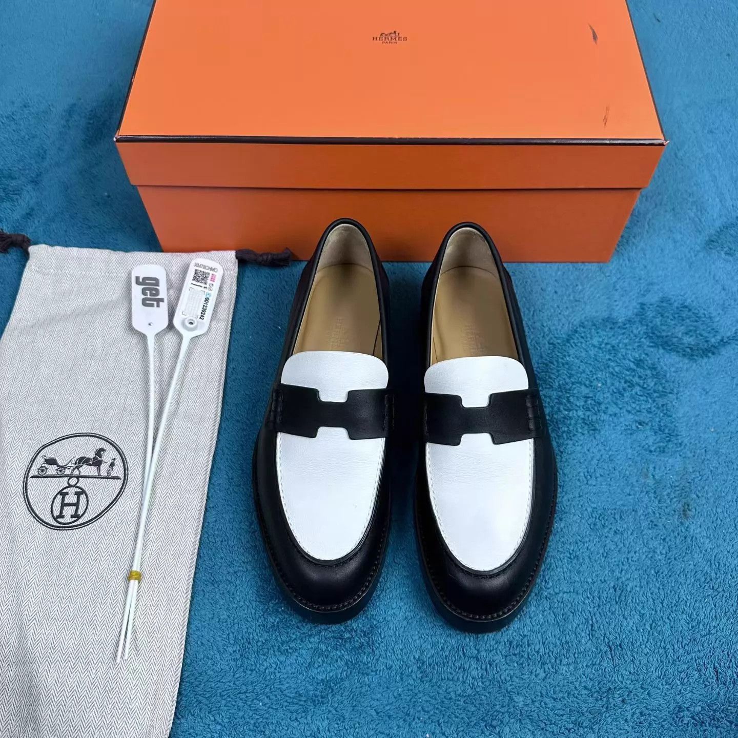 Hermes Hermès Hour Top-Grain Leather Loafer Black/White 36 Size US 5.5 / IT 35.5 - 1 Thumbnail