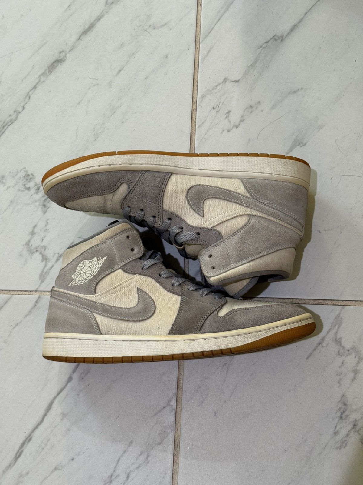 Nike Jordan 1 SE Coconut Milk Size 10 Size US 9 / EU 42 - 2 Thumbnail