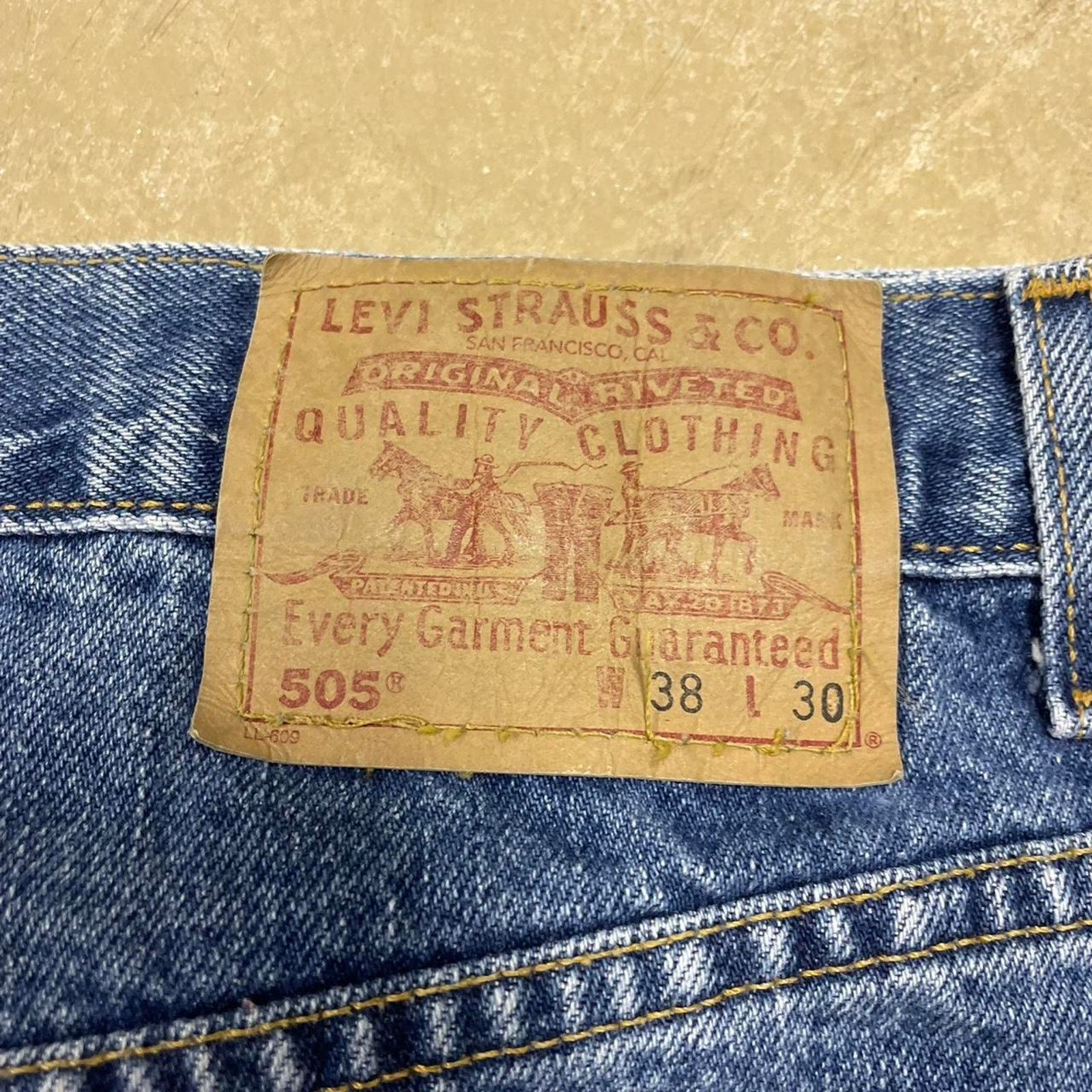 Levi's Vintage Levi's 505 blue denim jeans Size 38x30 Size US 38 / EU 54 - 5 Thumbnail