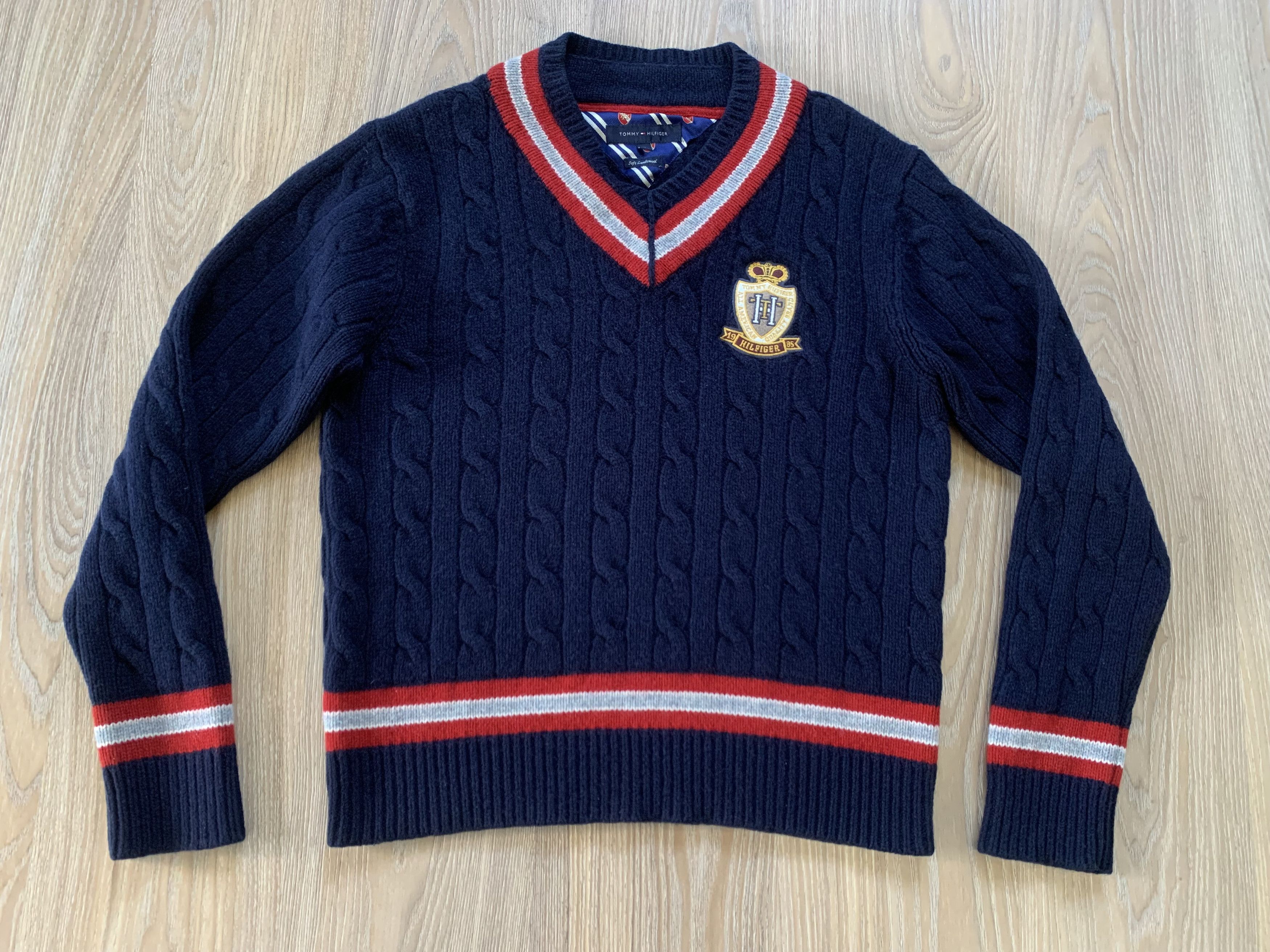 Tommy Hilfiger Mens Tommy Hilfiger Cable Knit V Neck Lambswool Jumper Size US XL / EU 56 / 4 - 3 Thumbnail