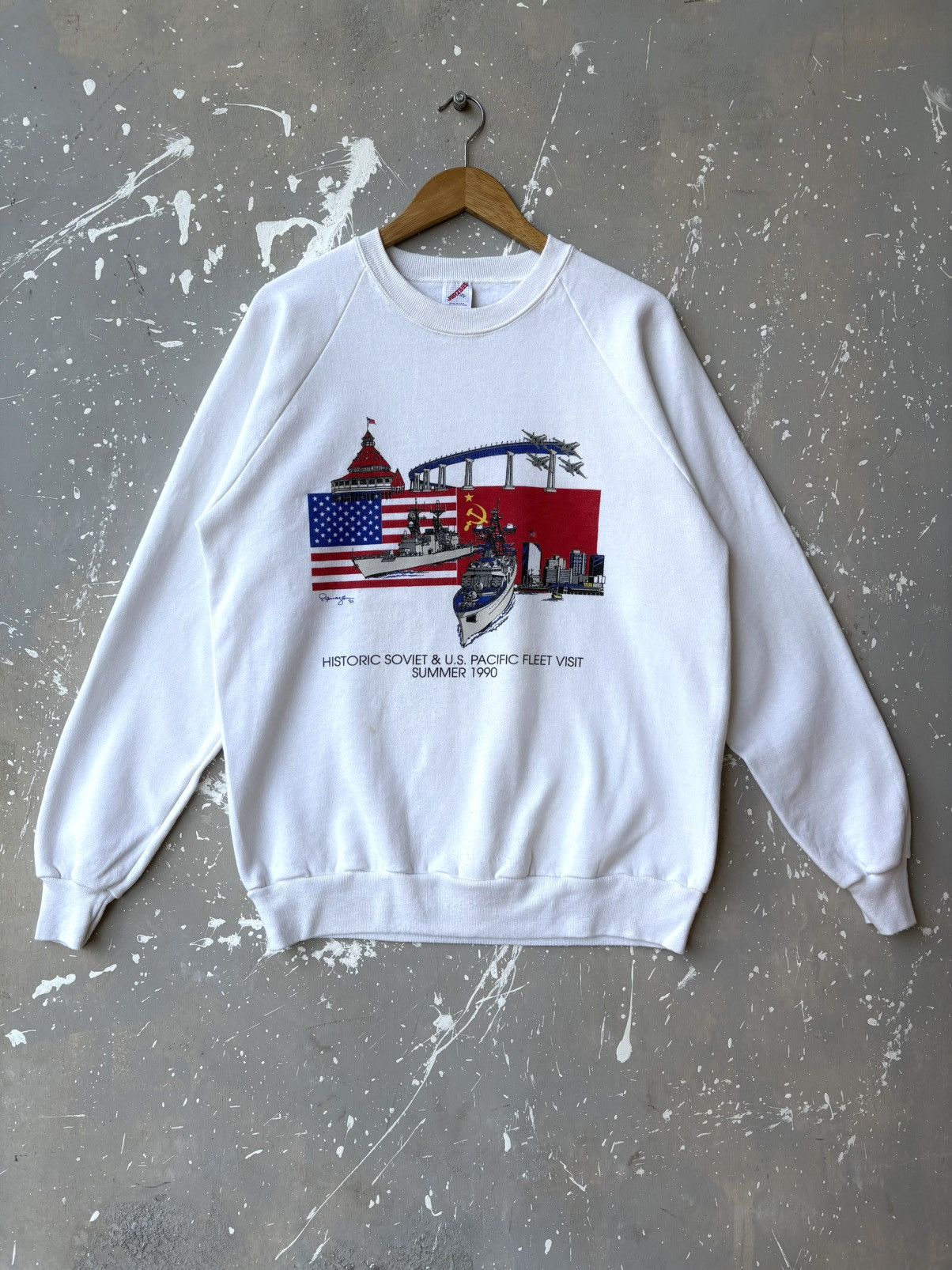 Vintage Vintage 90s Historic Soviet & U.S. Crewneck Sweatshirt Size US XL / EU 56 / 4 - 1 Thumbnail