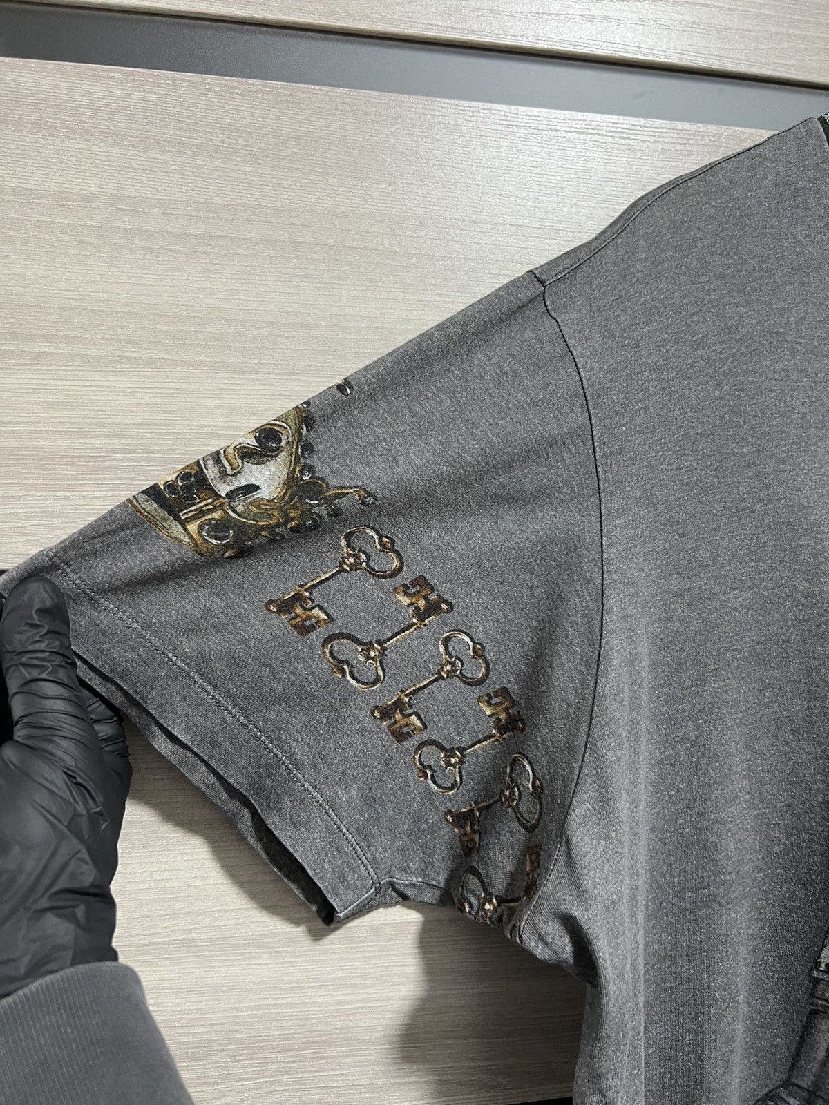 Dolce & Gabbana Dolce & Gabbana Grey Knight Print Logo Tee Size L Luxury Size US L / EU 52-54 / 3 - 13 Thumbnail