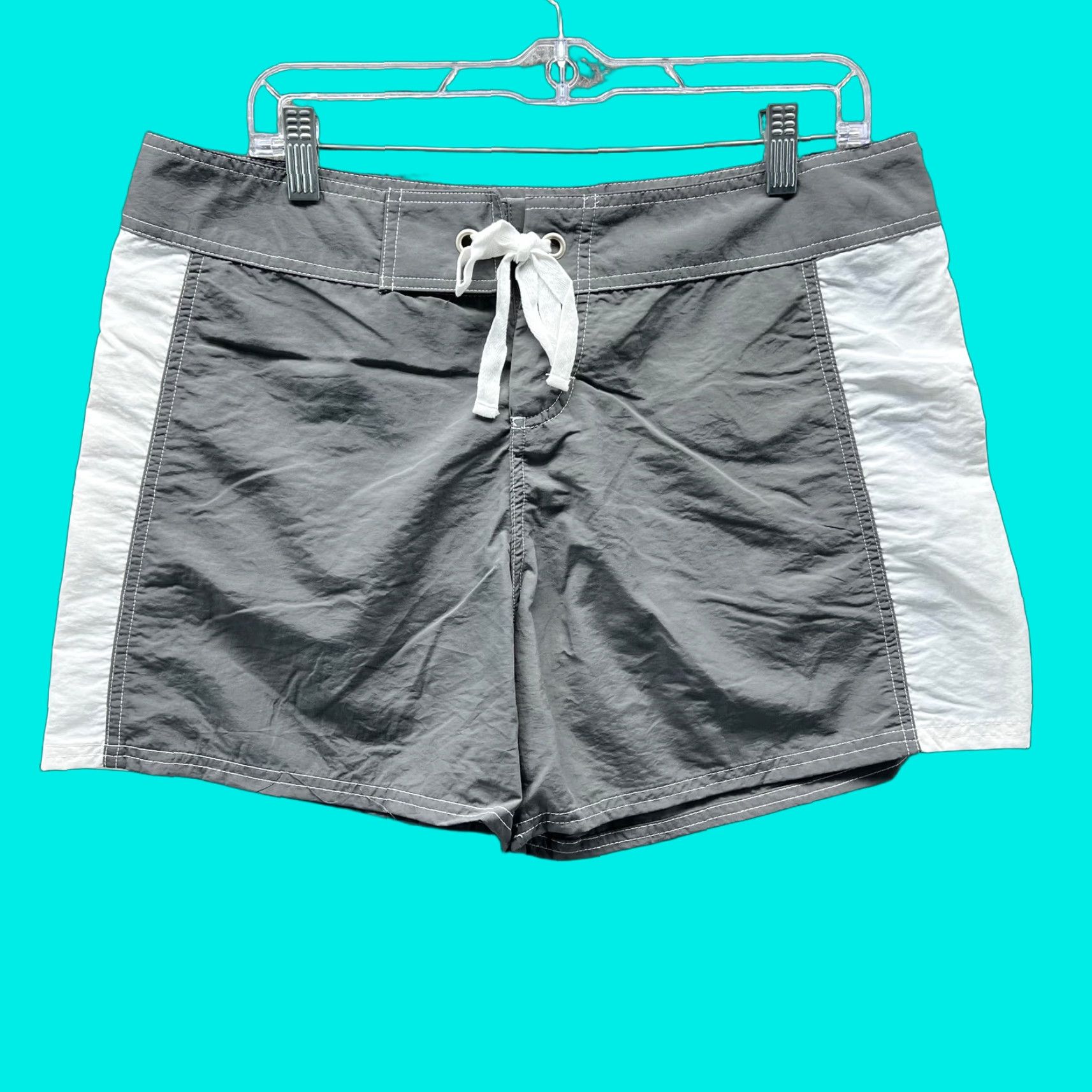 Tommy Bahama Tommy Bahama Womens Swim Trunks Colorblock Quick Dry Board Shorts Gray Medium Size 32" / US 10 / IT 46 - 1 Thumbnail