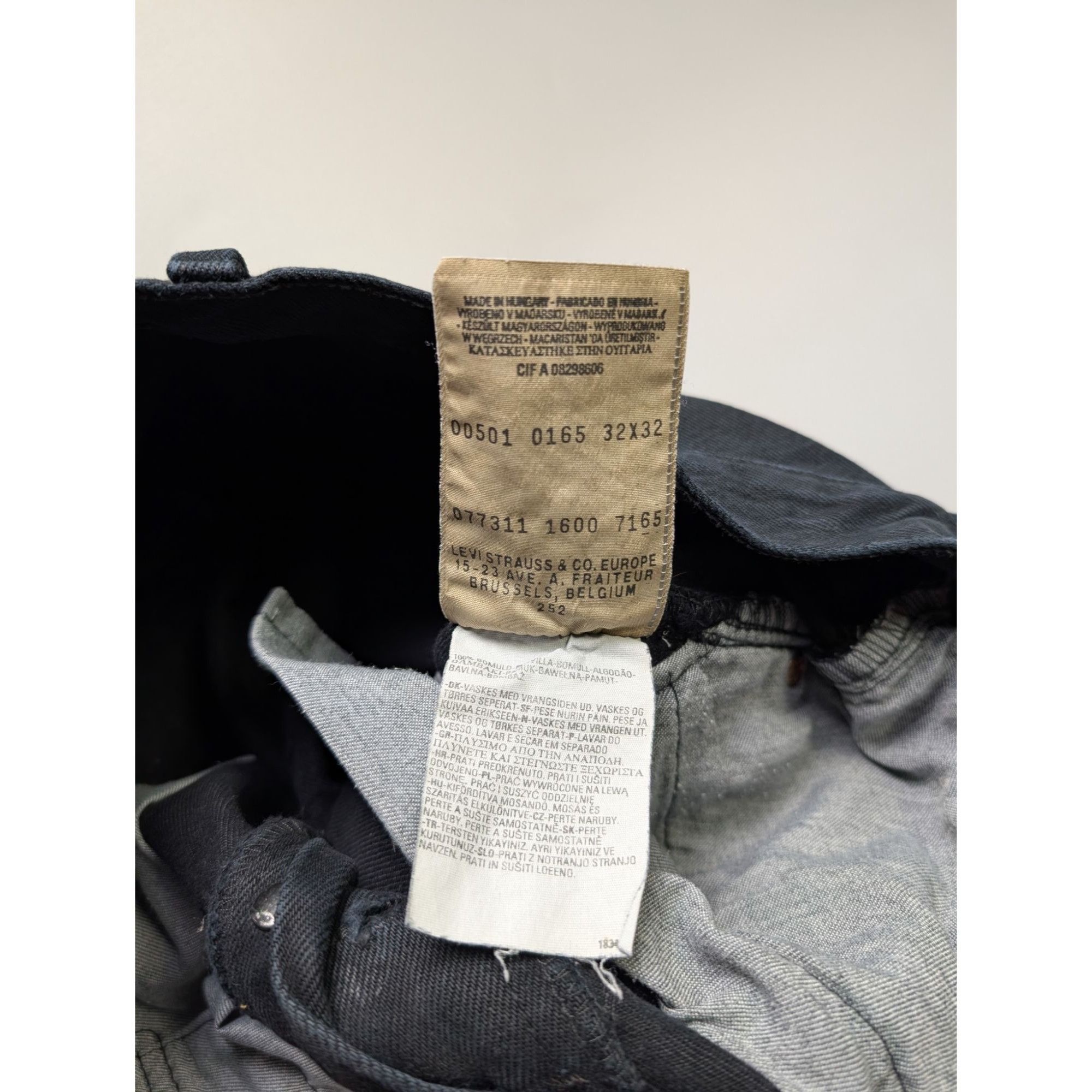 Levi's Vintage Clothing Levi's 501 Vintage Black Denim Jeans Pants (Y1076) Size US 32 / EU 48 - 7 Thumbnail