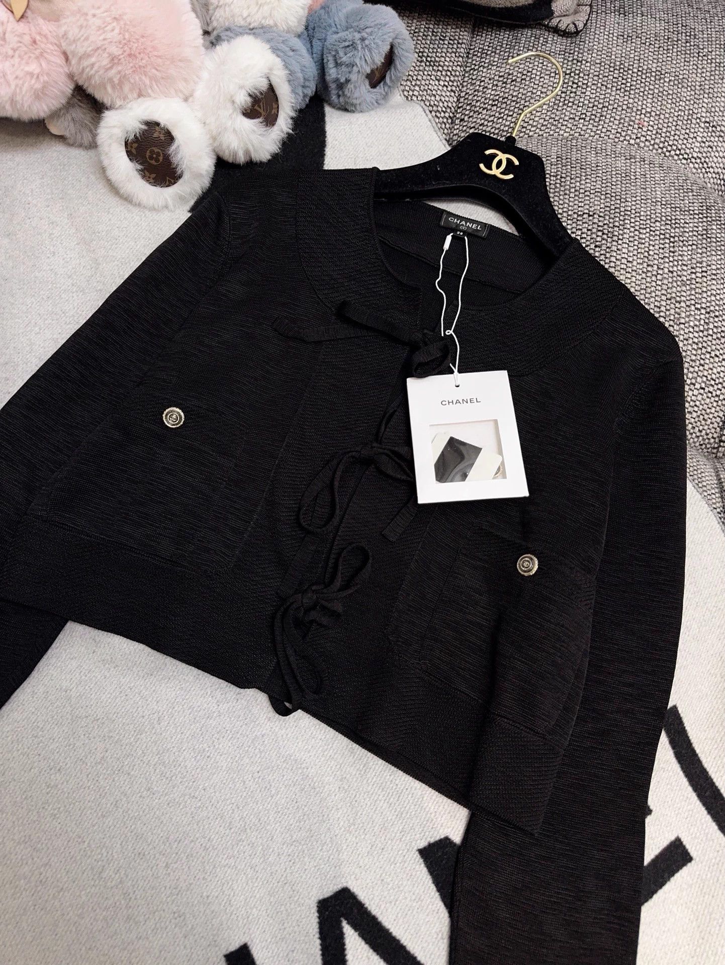 Chanel Chanel 21P Black Tied Bow Light Knit Cardi 38 New Size S / US 4 / IT 40 - 3 Thumbnail