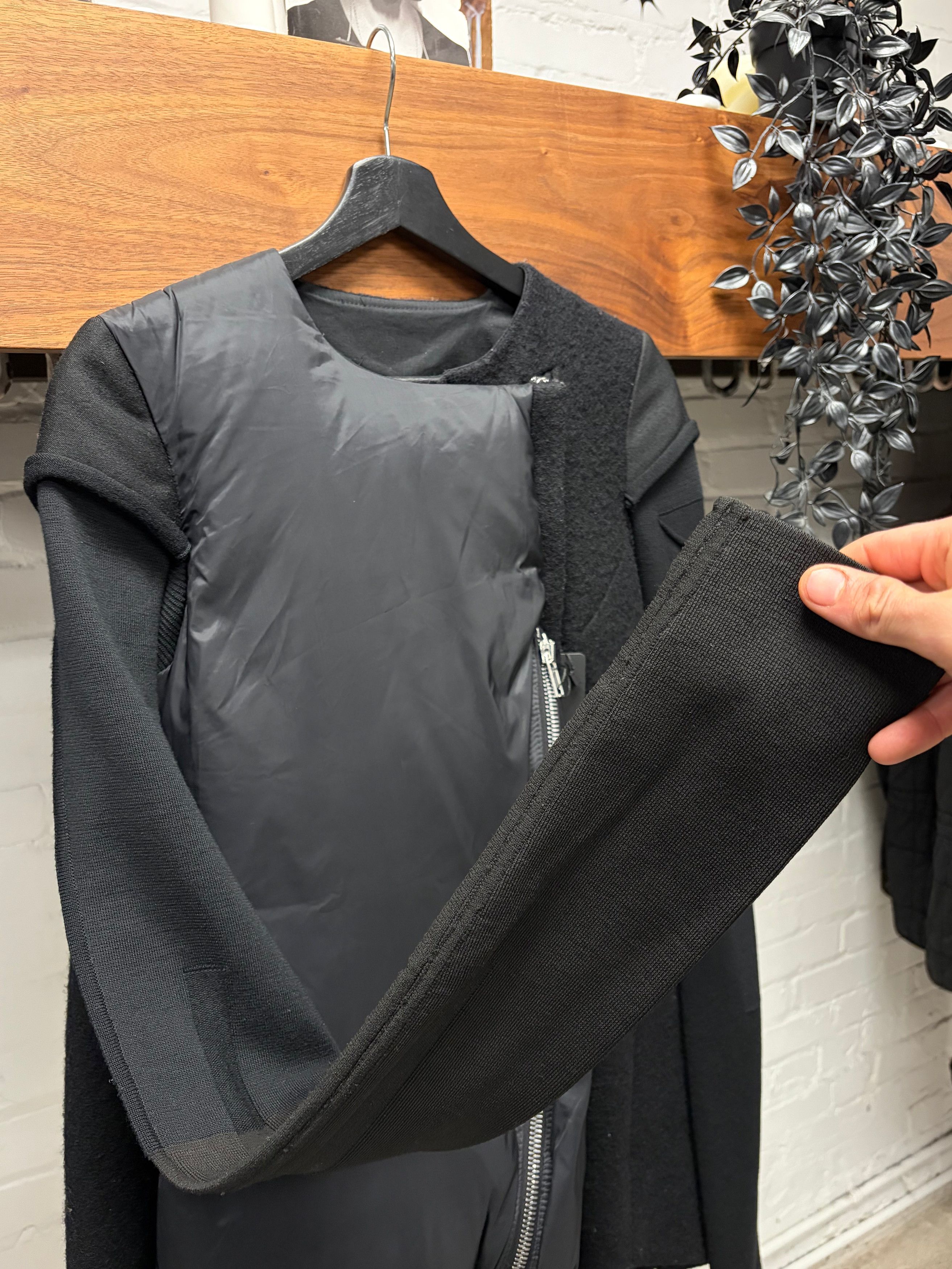 Rick Owens AW2017 Rick Owens ‘Glitter’ Black Runway Asymmetric Wool/Down Filled Jacket Size XS / US 0-2 / IT 36-38 - 3 Thumbnail