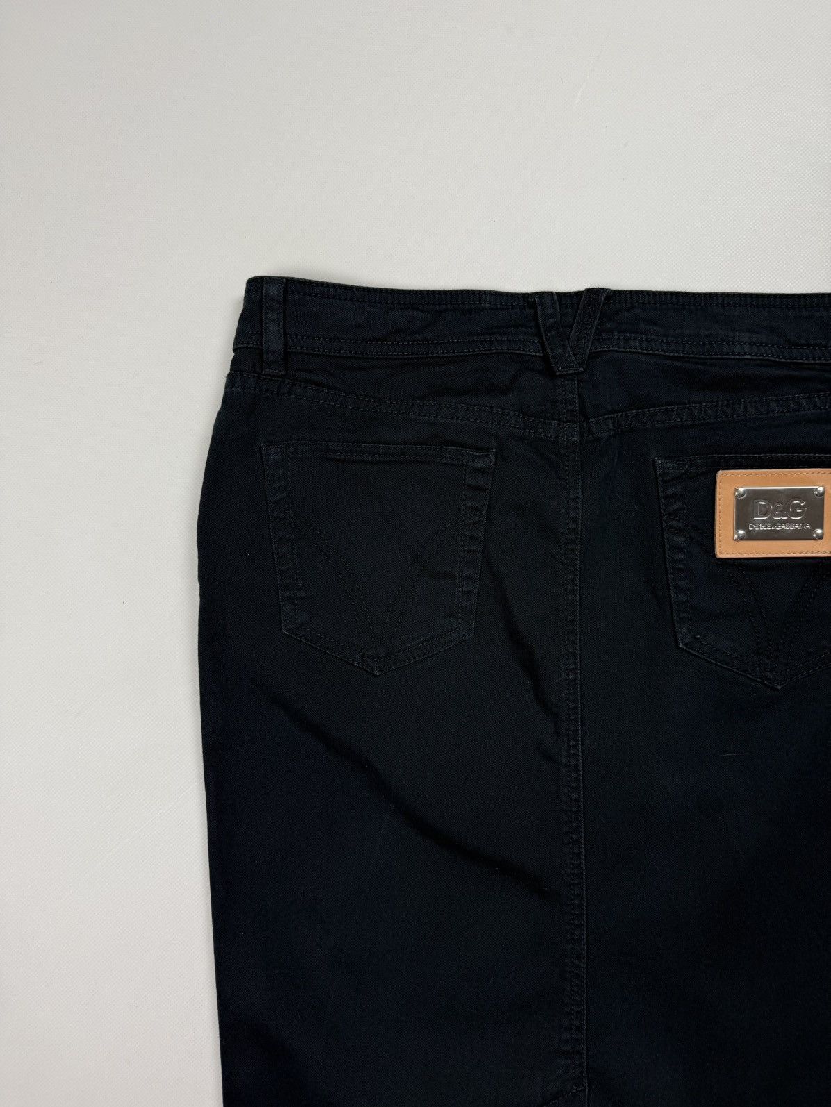 Dolce & Gabbana Dolce & Gabbana Vintage Y2K Metalo Logo Ladies Pencil Skirt Size 27" / US 4 / IT 40 - 22 Thumbnail