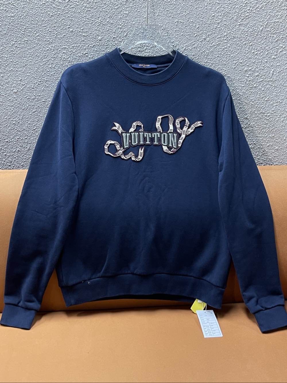 Louis Vuitton Louis Vuitton Embroidered Logo Sweatshirt Size M Size US M / EU 48-50 / 2 - 1 Thumbnail