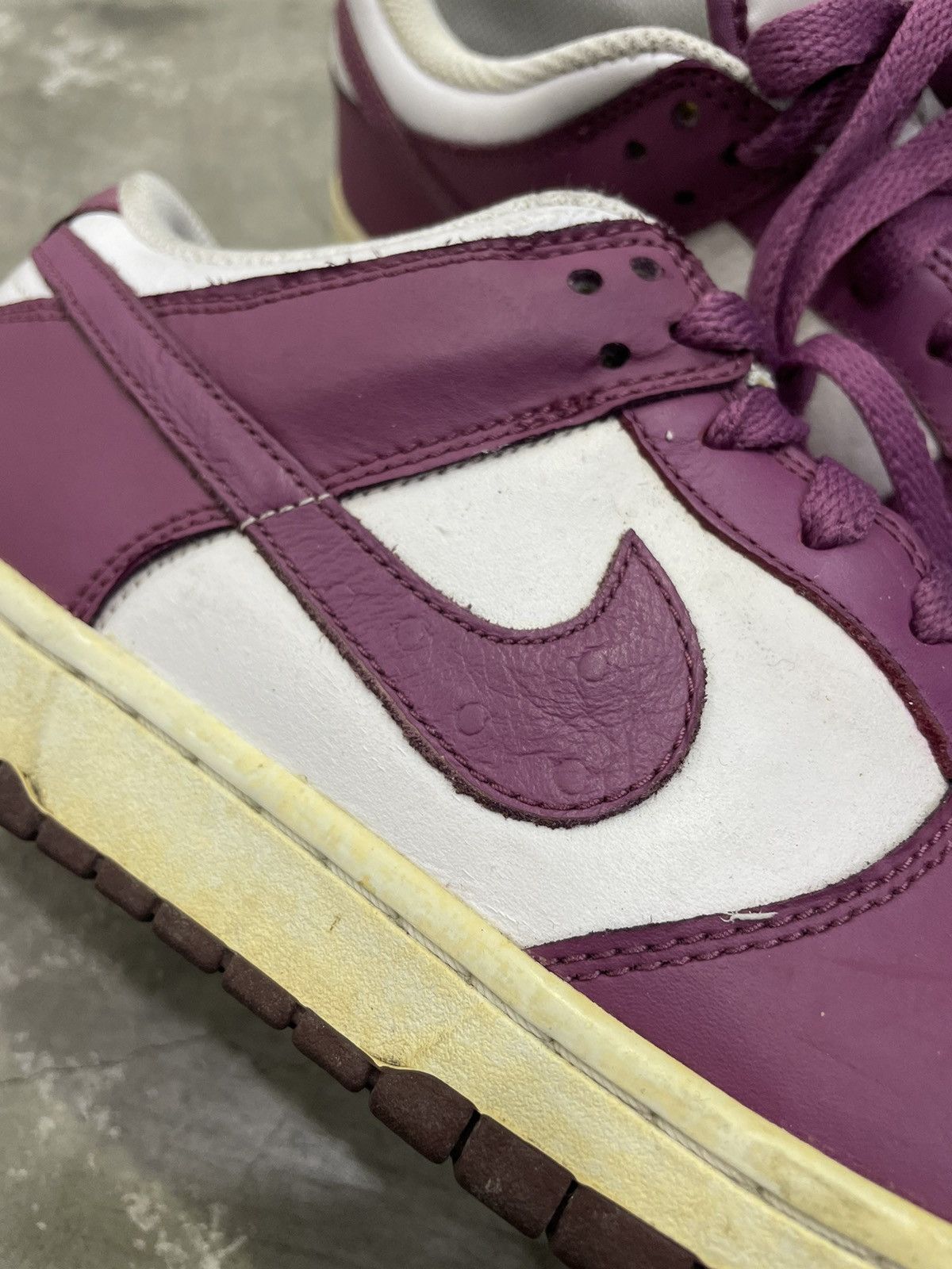 Nike Nike Dunk Low Ostrich Pack Myth 2010 years vintage burgundy Size US 9 / EU 42 - 5 Thumbnail