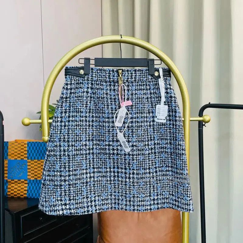 Louis Vuitton Louis Vuitton Blue Wool Women’s Shorts . Size 23" - 2 Thumbnail