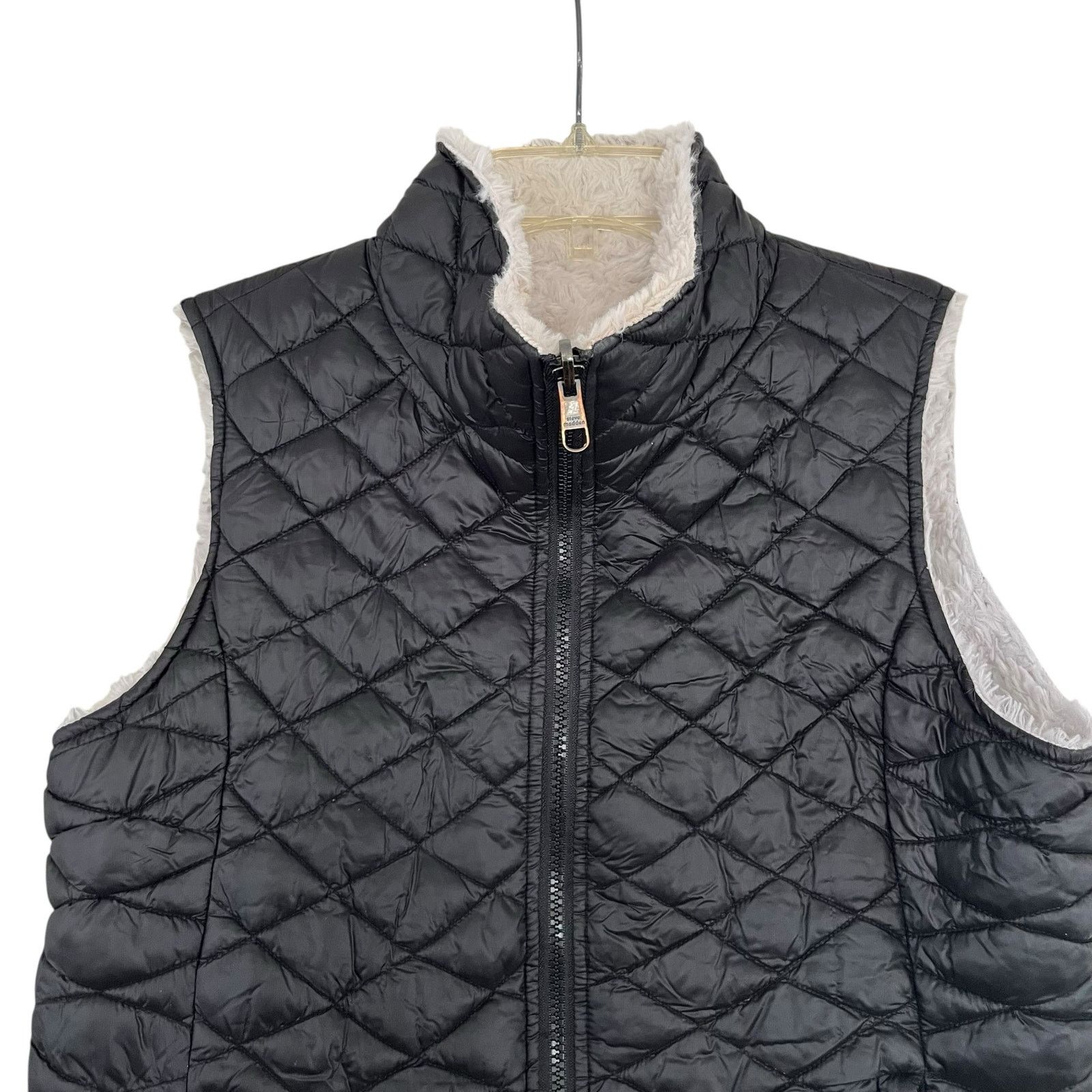 Steve Madden Steve Madden Black Quilted Reversible Sherpa Vest Womens Size M / US 6-8 / IT 42-44 - 9 Thumbnail